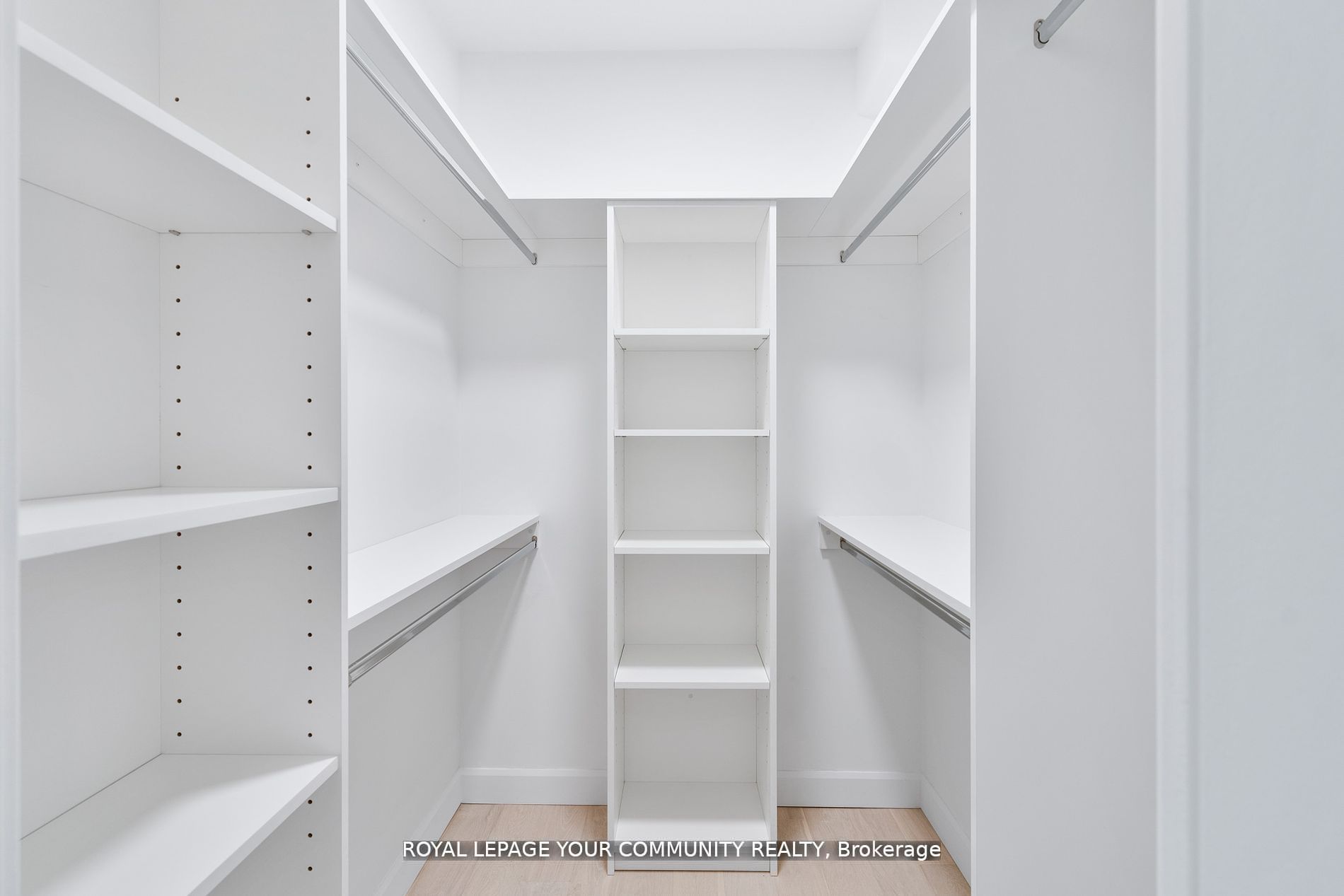 #2402 - 10 Queens Quay Property Photo 20