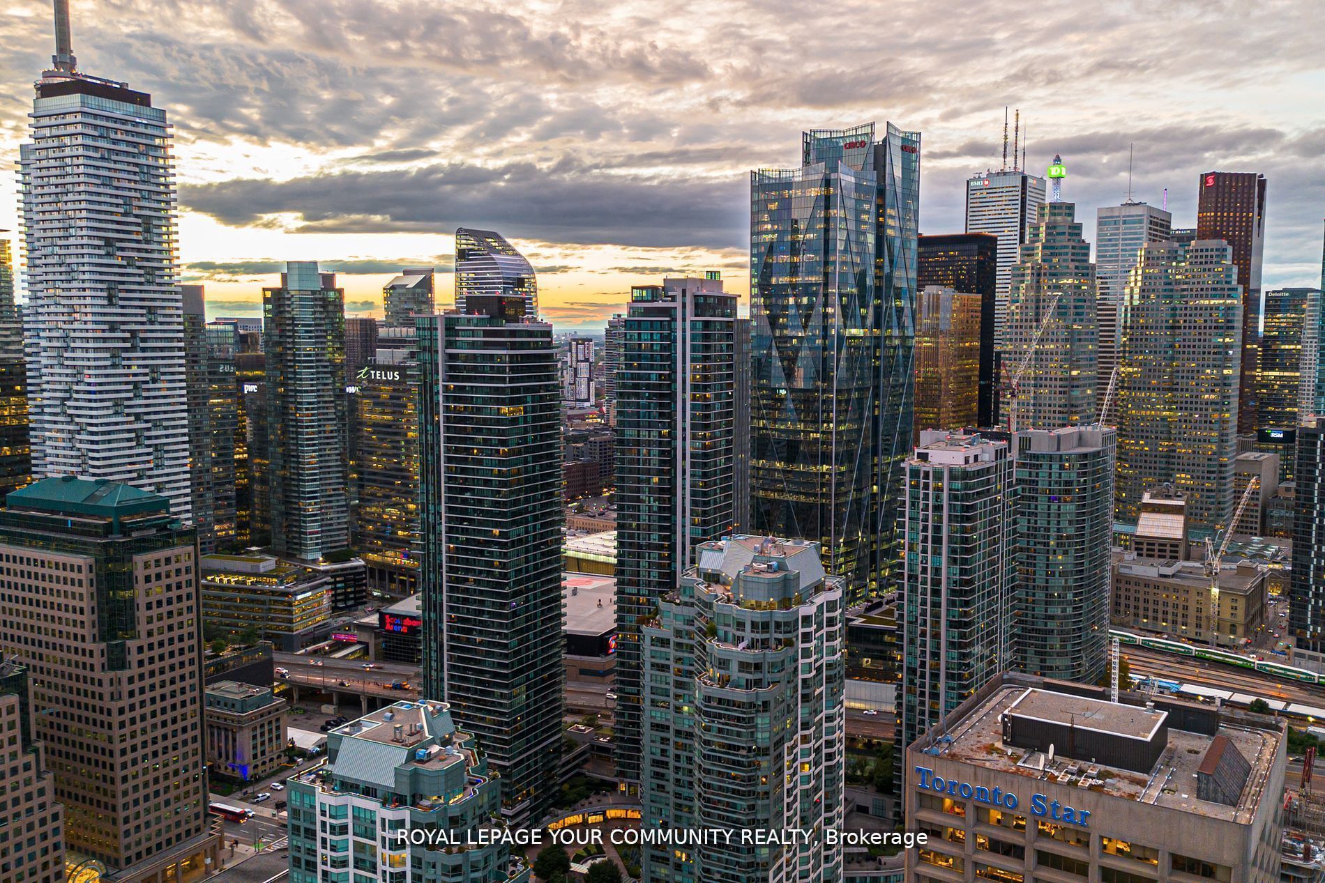 #2402 - 10 Queens Quay Property Photo 21