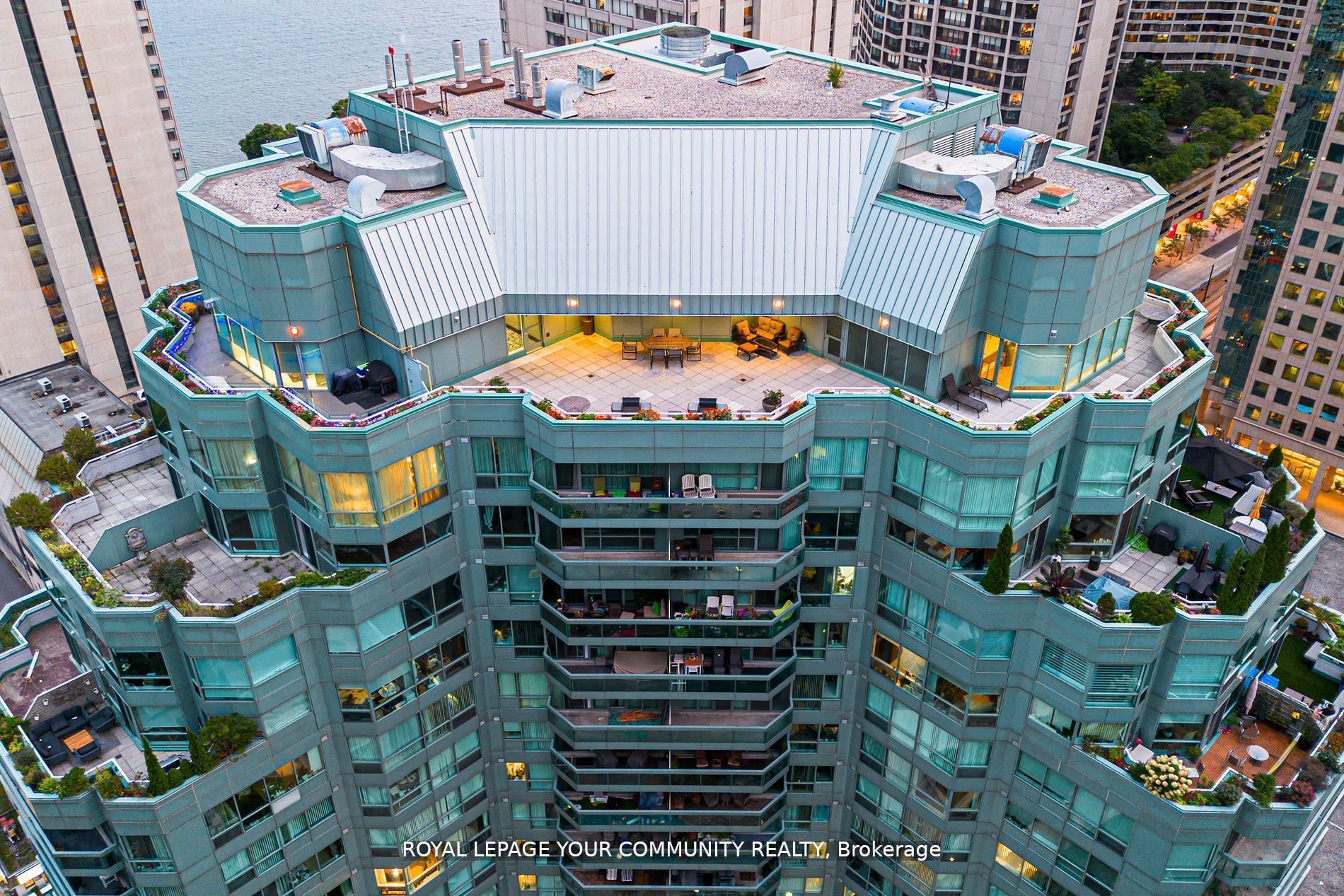 #2402 - 10 Queens Quay Property Photo 24