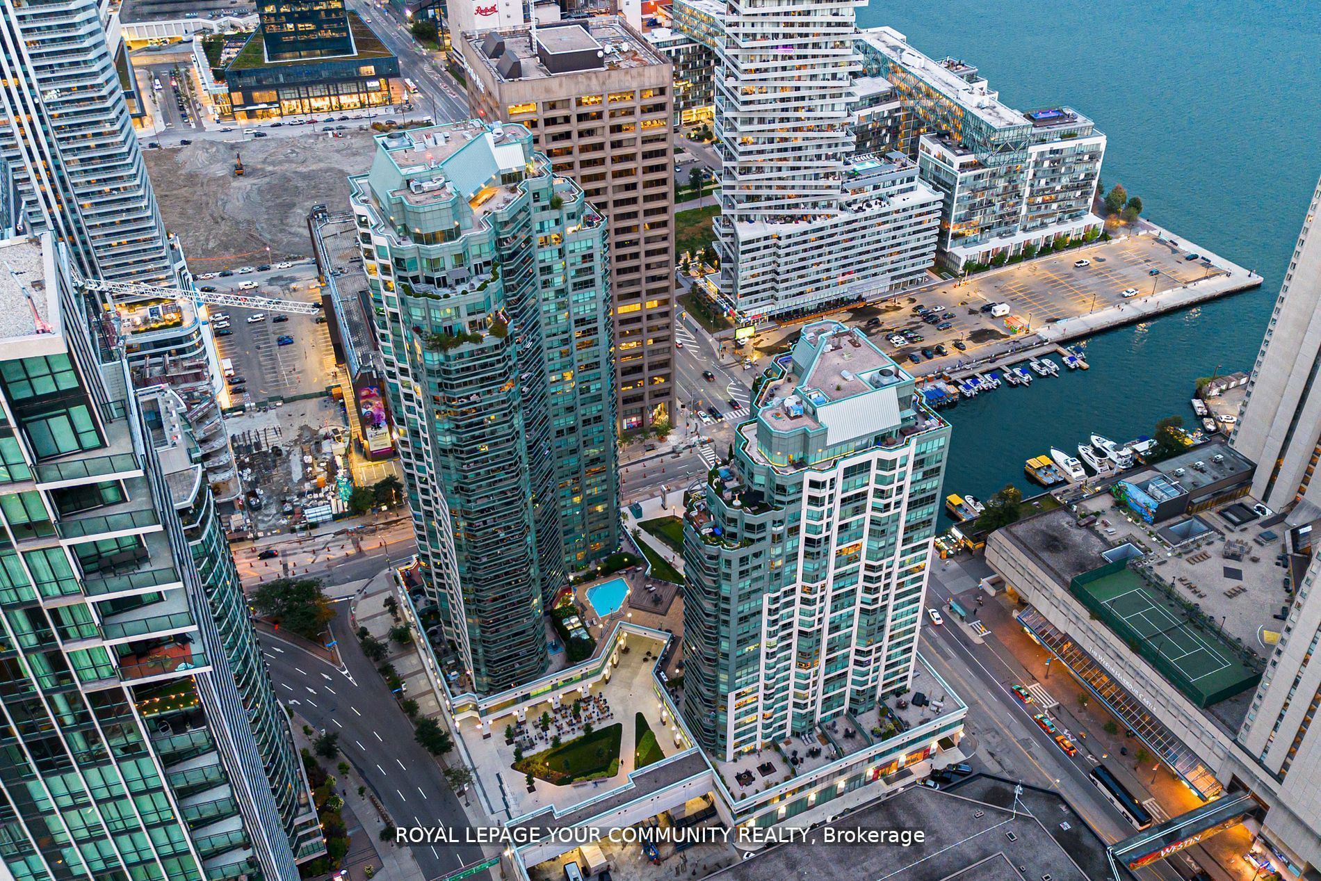 #2402 - 10 Queens Quay Property Photo 25
