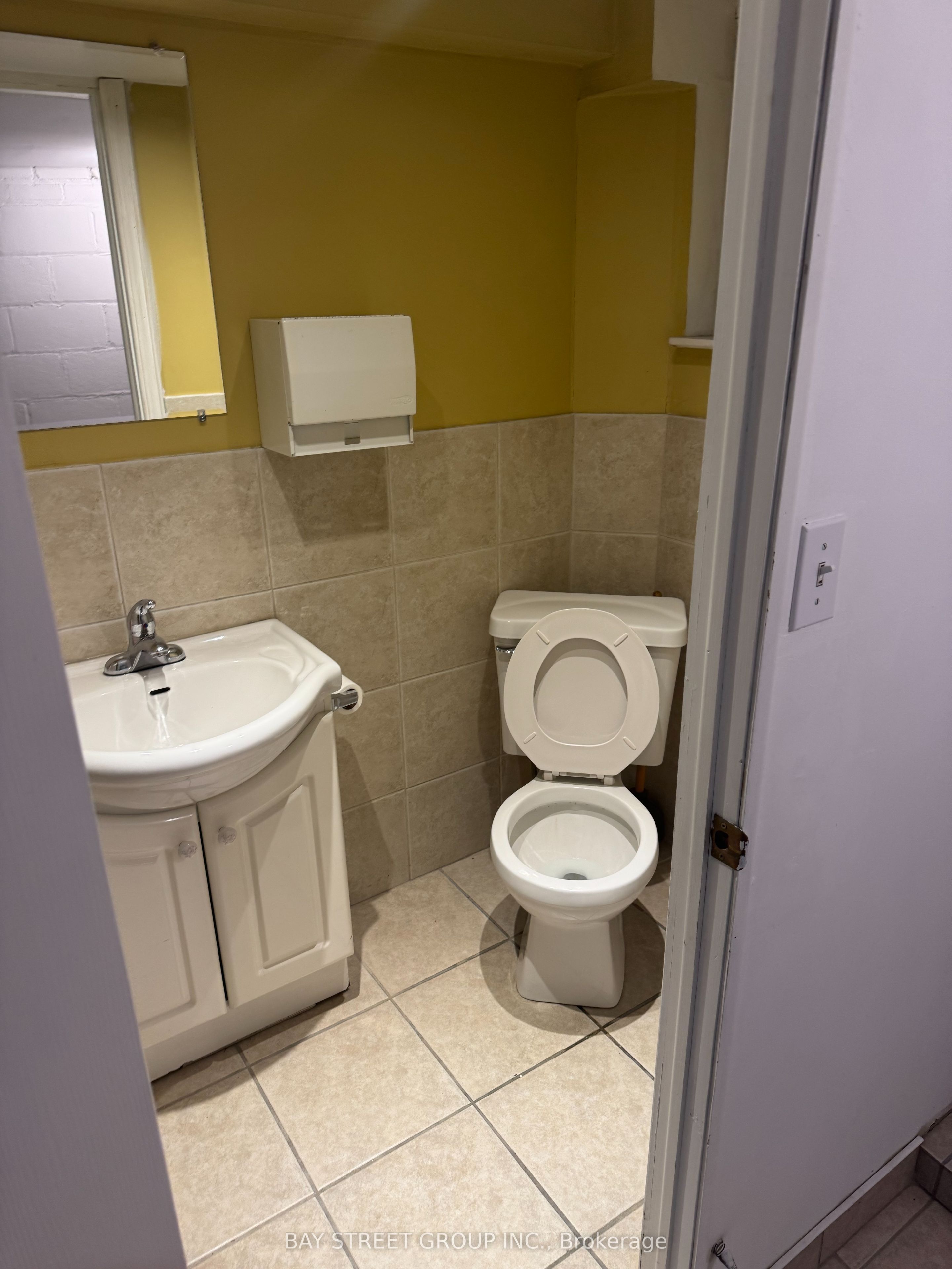 1003 Eglinton Avenue Property Photo 8