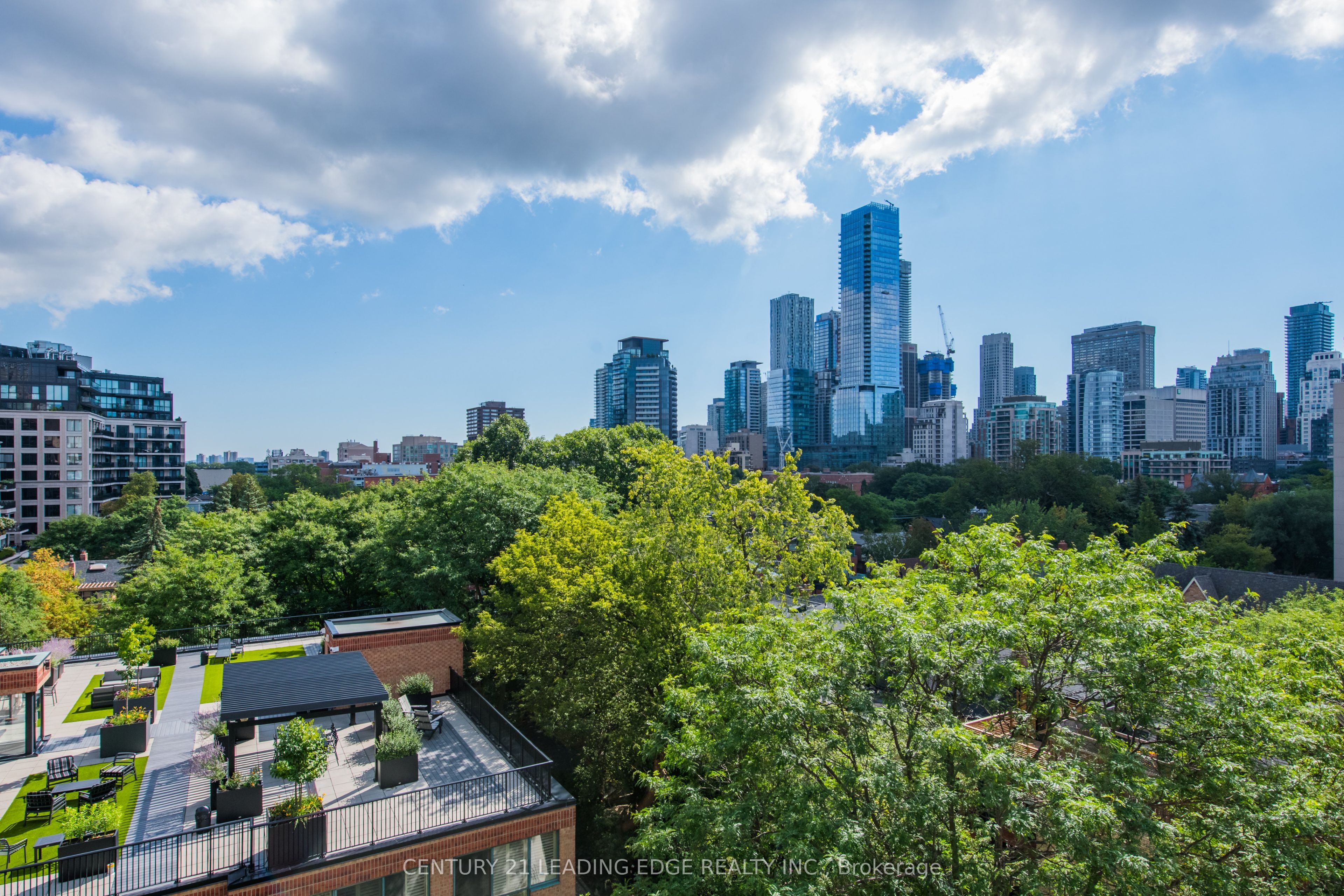 #706 - 151 Avenue Road Property Photo 18