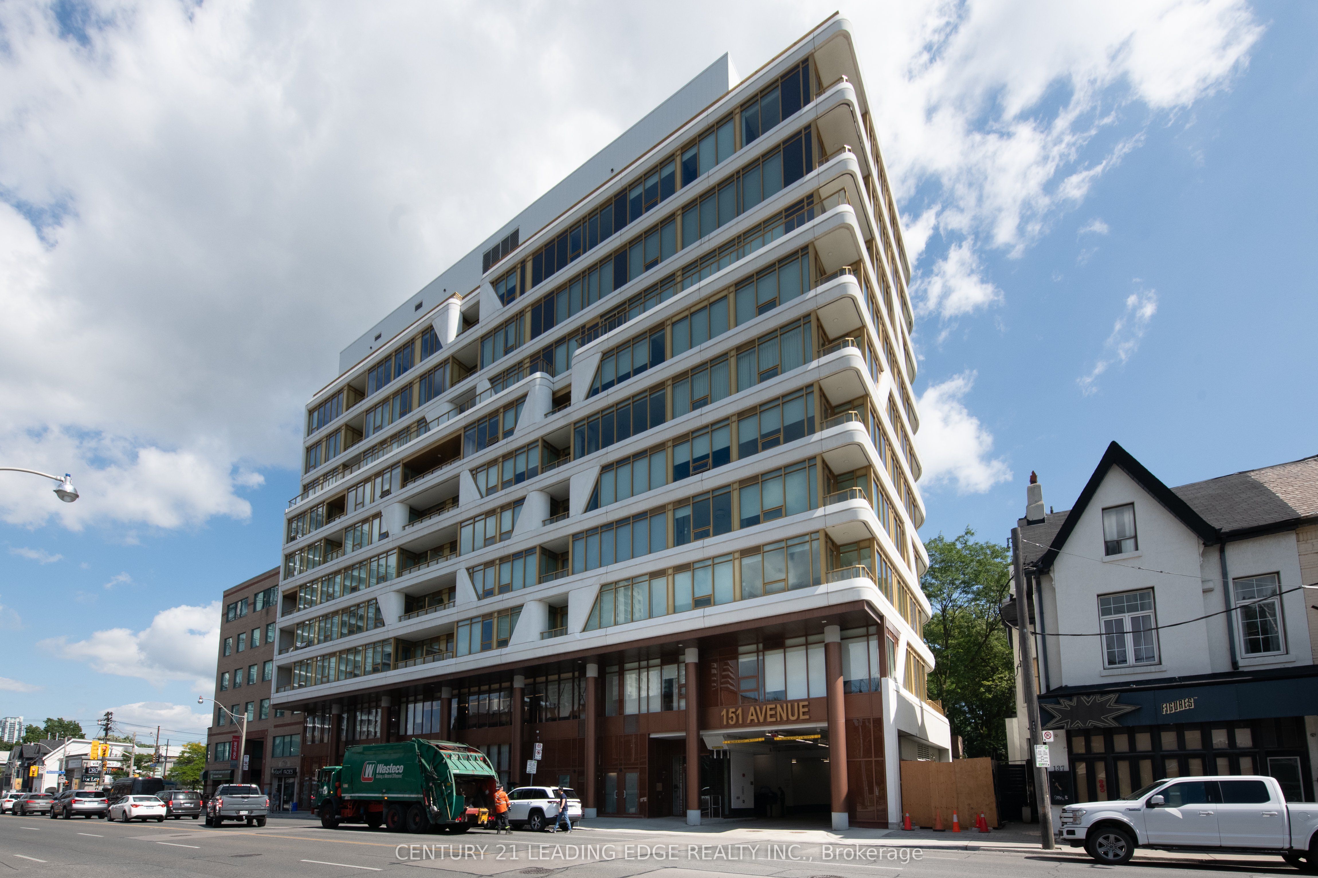 #706 - 151 Avenue Road Property Photo 23