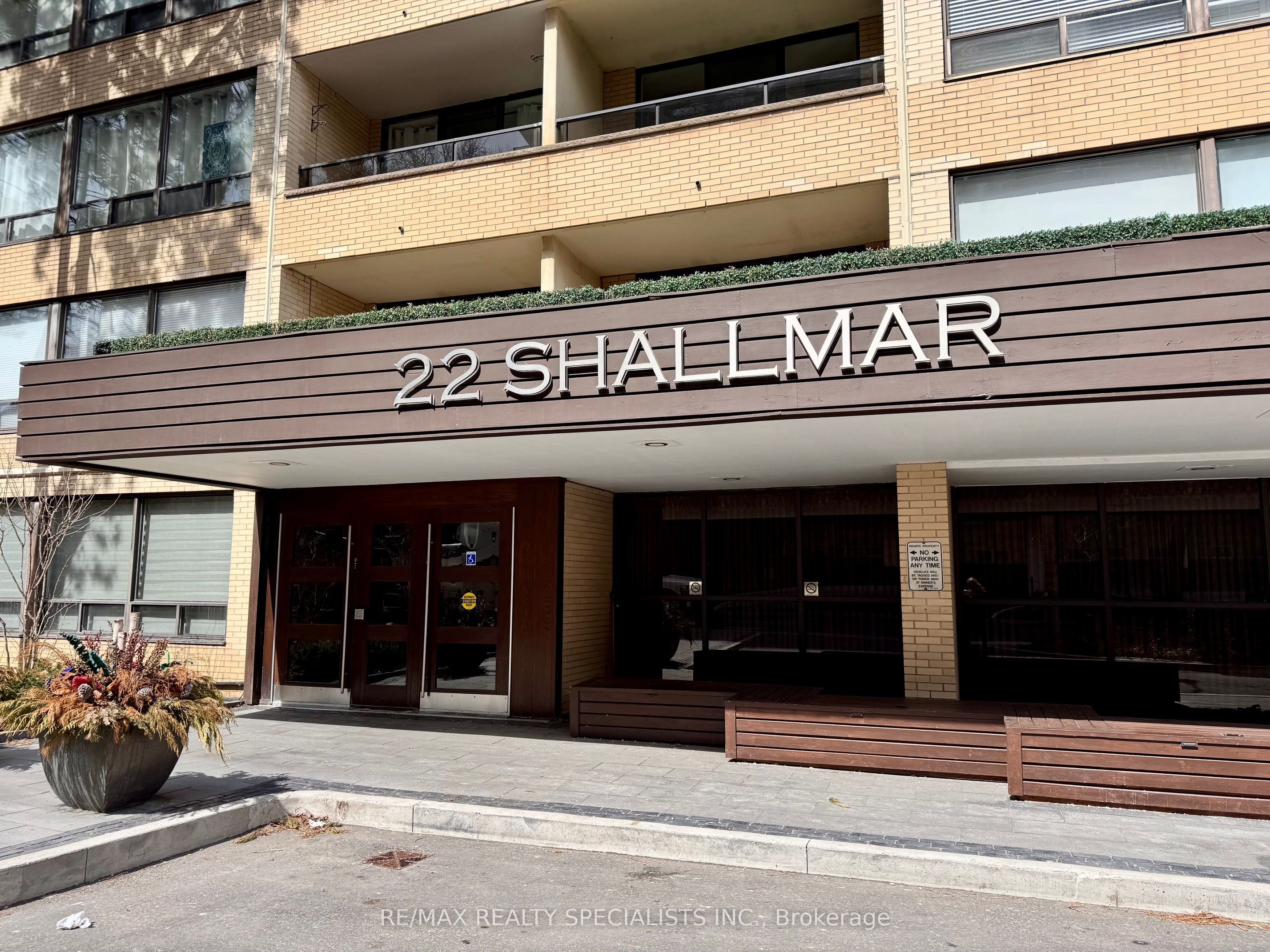 #210 - 22 Shallmar Boulevard Property Photo 1