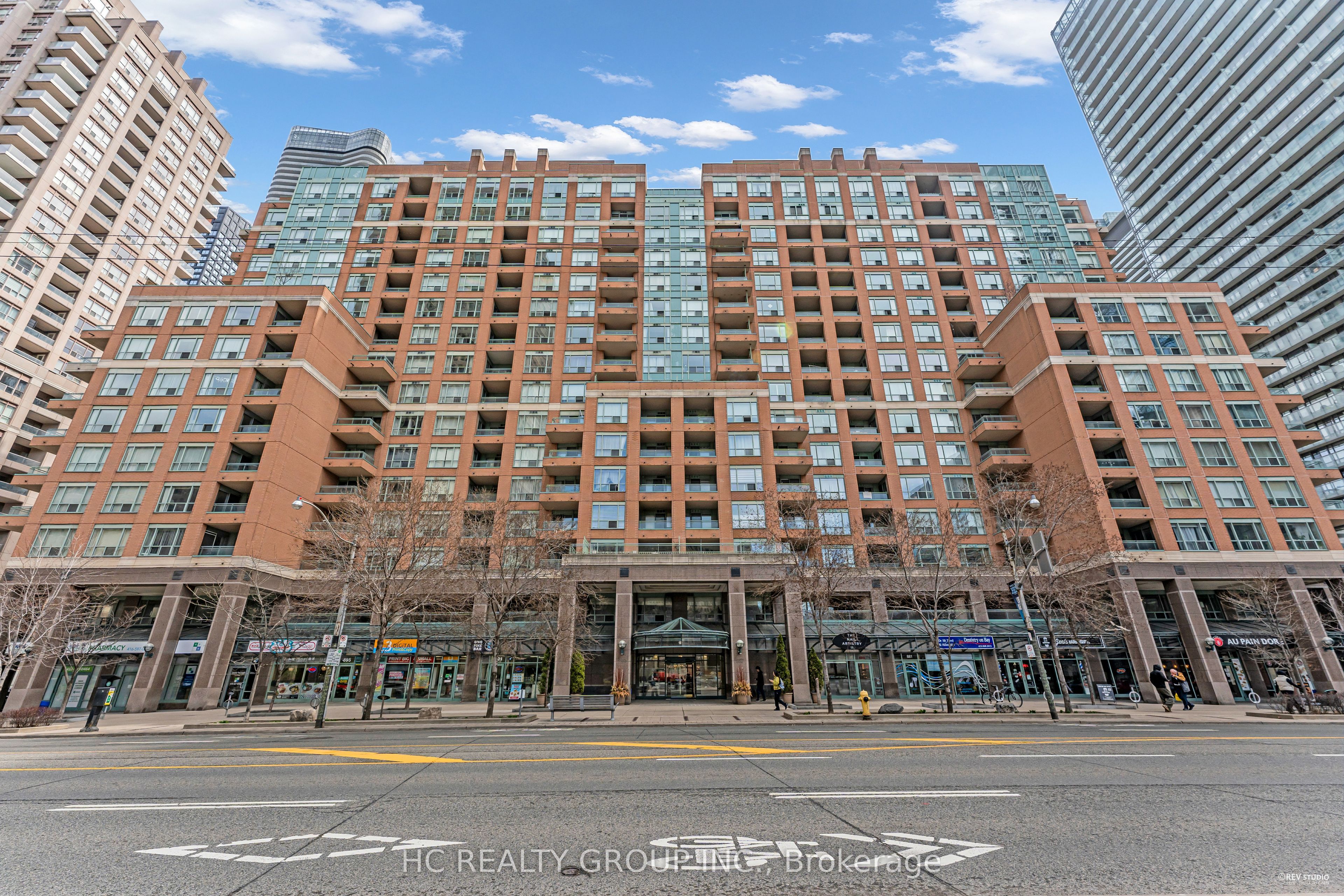 #1011 - 889 Bay Street Property Photo 1