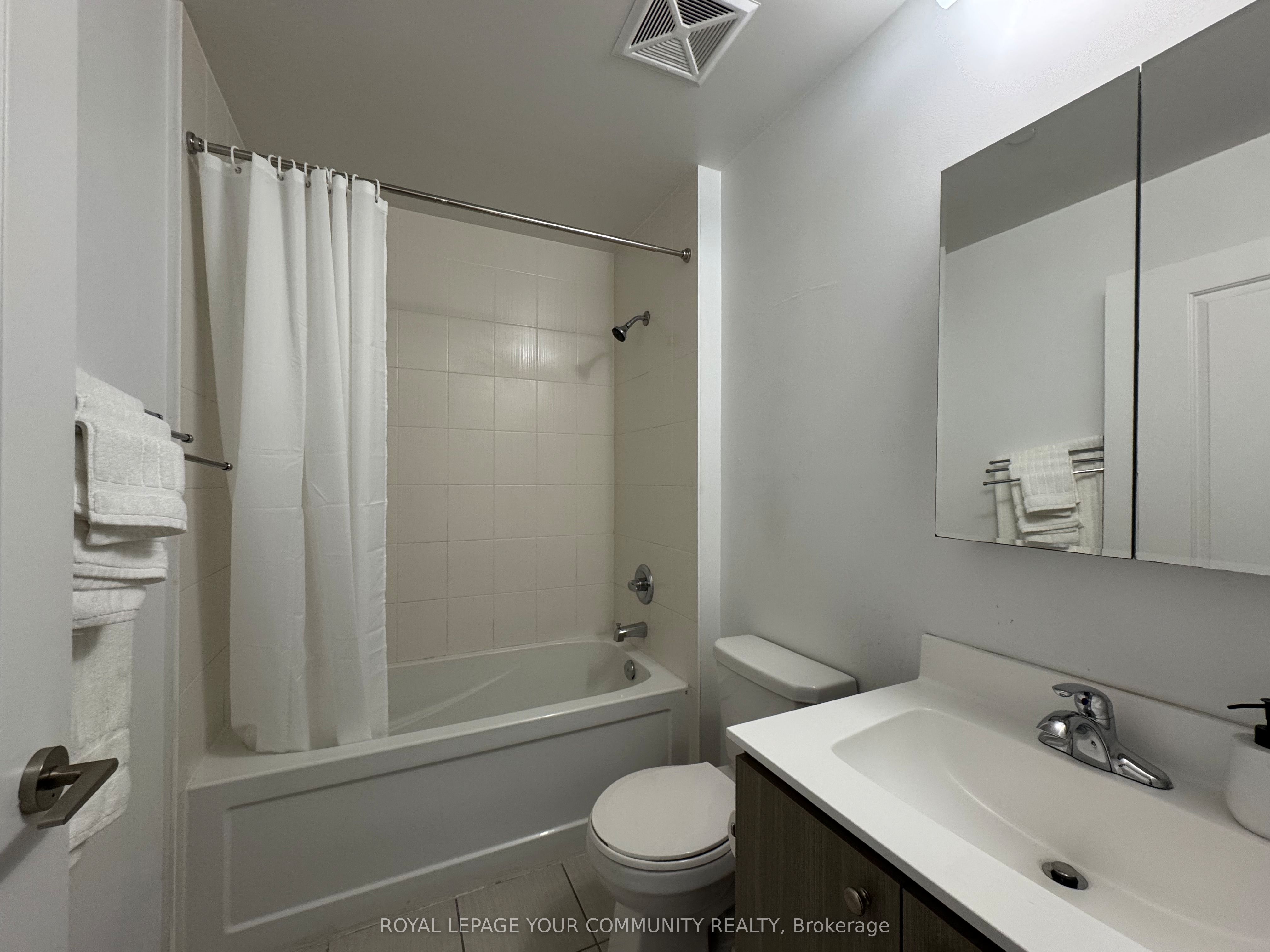 275 Yorkland Road Ph01 Property Photo 7