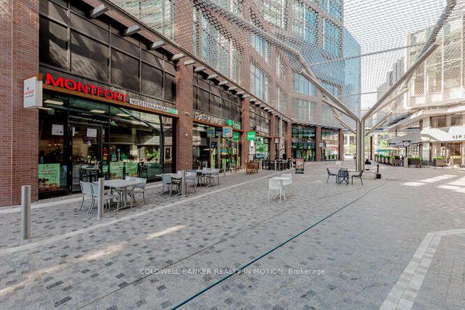 370 Queens Quay Street Property Photo 1