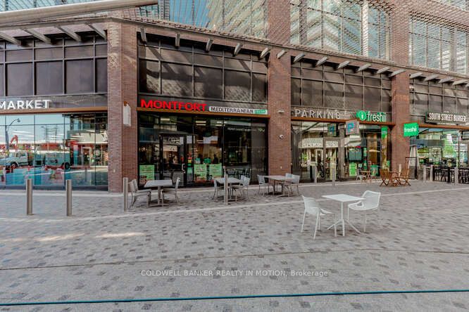 370 Queens Quay Street Property Photo 3