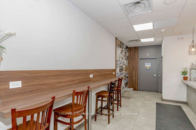 370 Queens Quay Street Property Photo 17