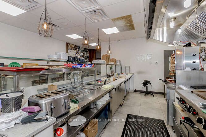 370 Queens Quay Street Property Photo 23