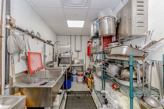 370 Queens Quay Street Property Photo 28