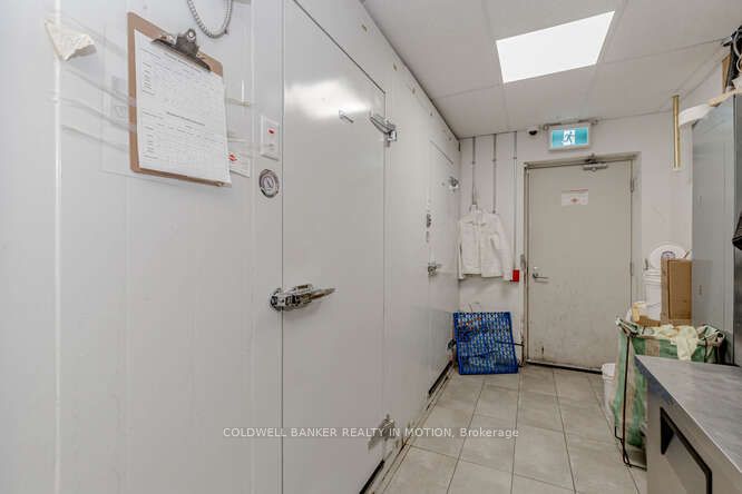 370 Queens Quay Street Property Photo 33