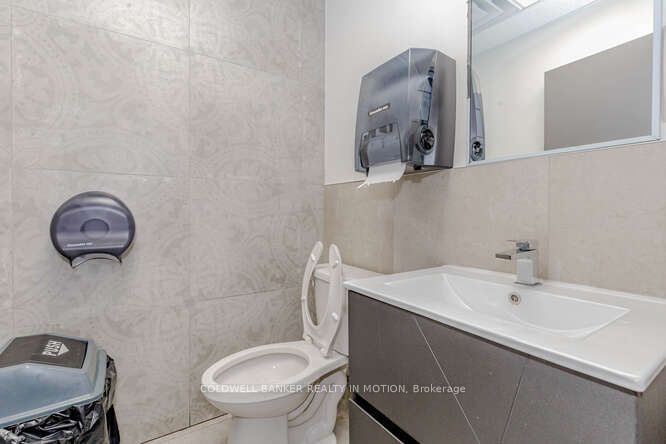 370 Queens Quay Street Property Photo 37