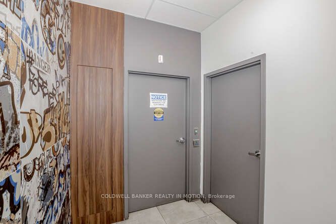 370 Queens Quay Street Property Photo 38