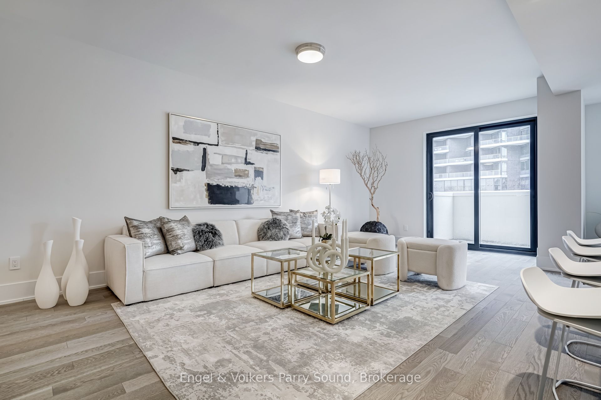 118 Merchants' Wharf N/a 104 Property Photo 6
