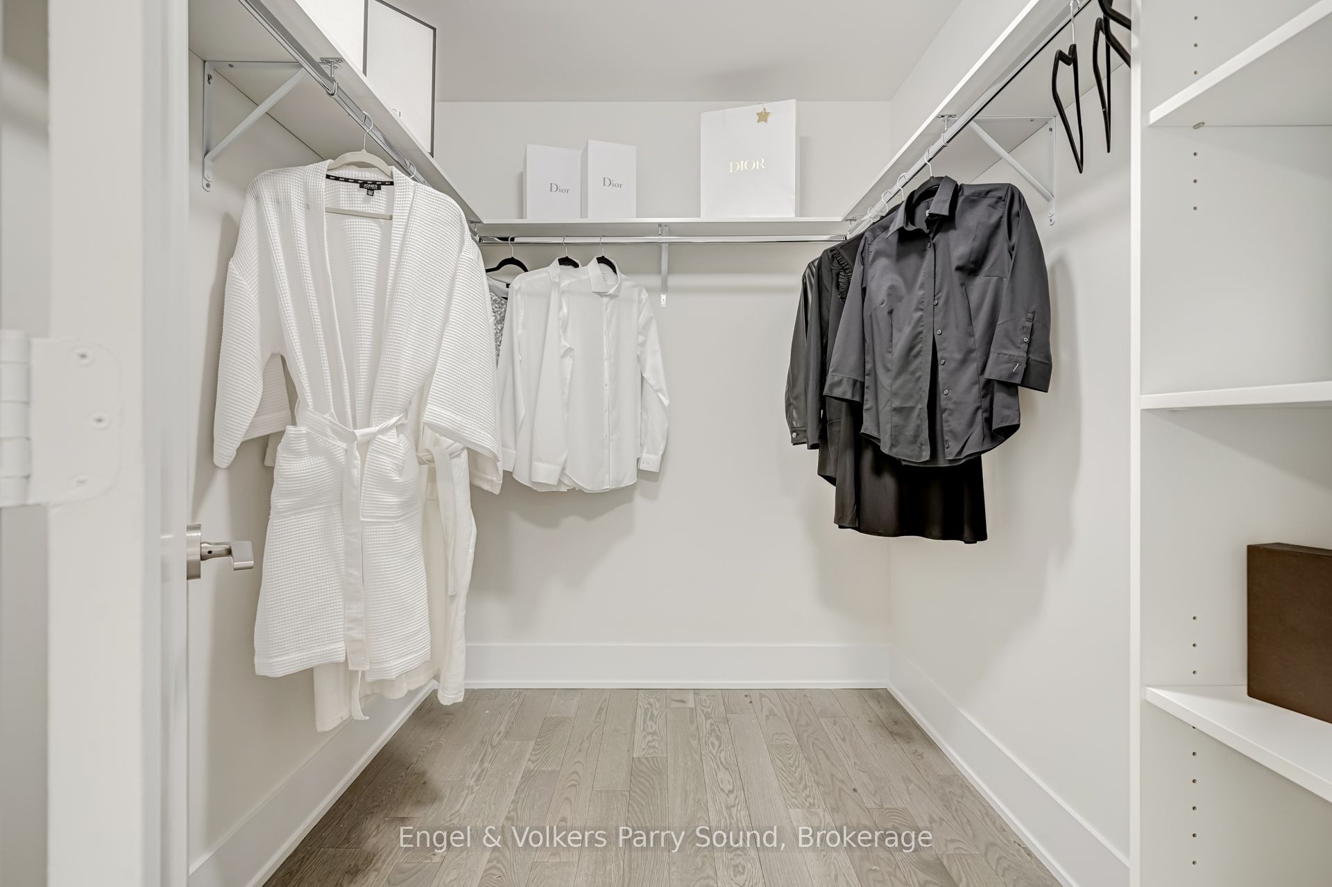118 Merchants' Wharf N/a 104 Property Photo 26