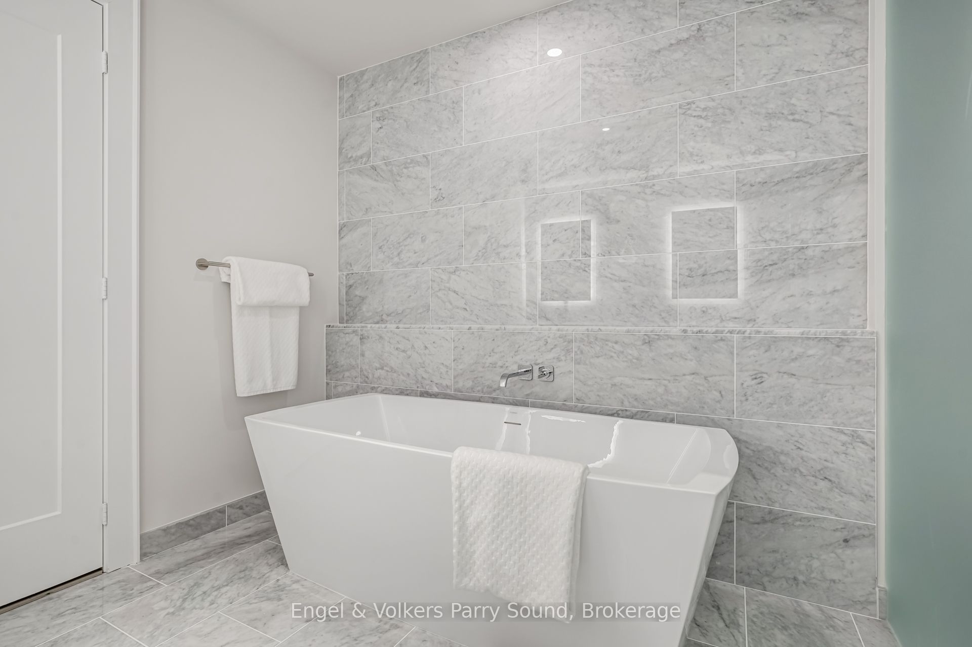 118 Merchants' Wharf N/a 104 Property Photo 29