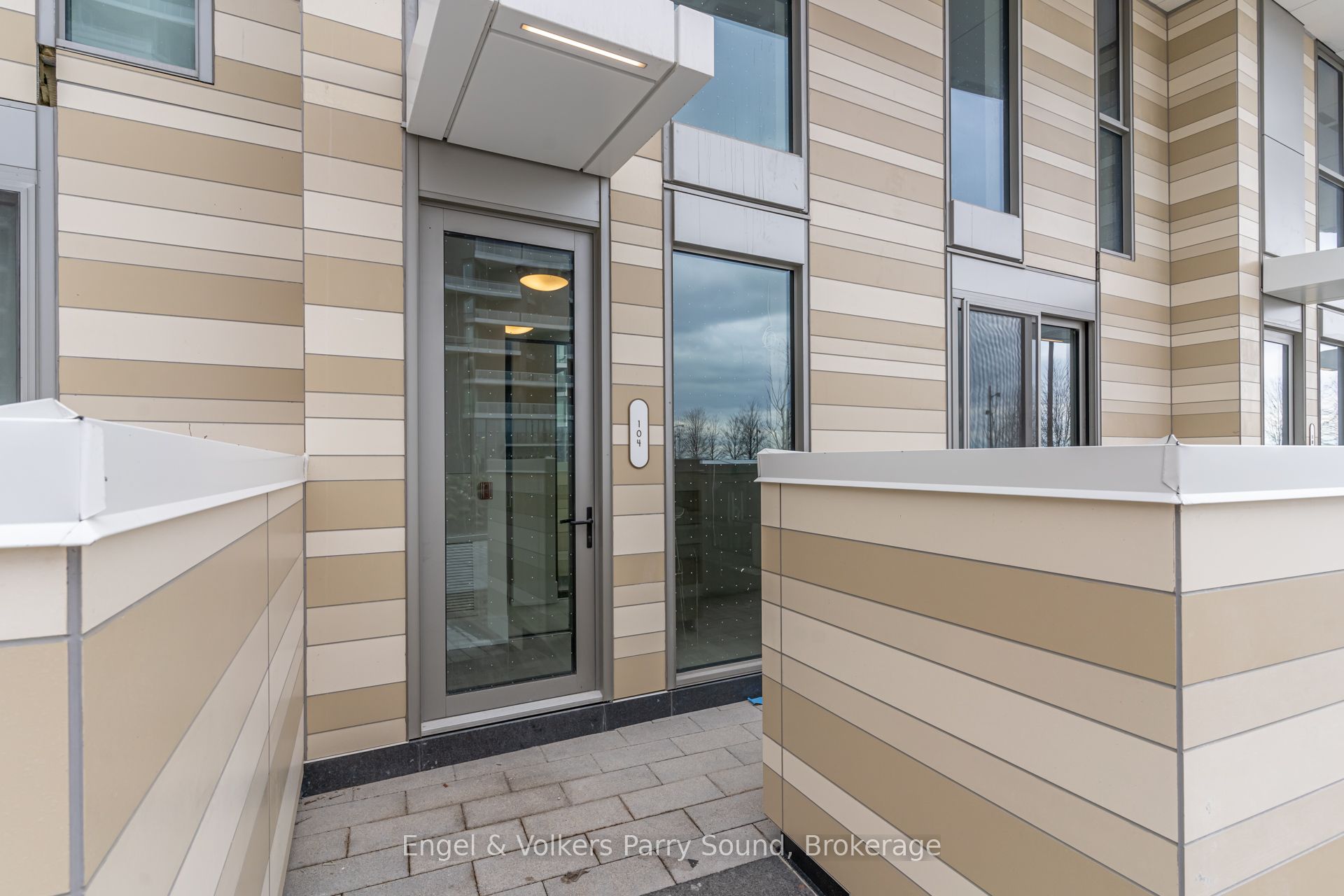 118 Merchants' Wharf N/a 104 Property Photo 36