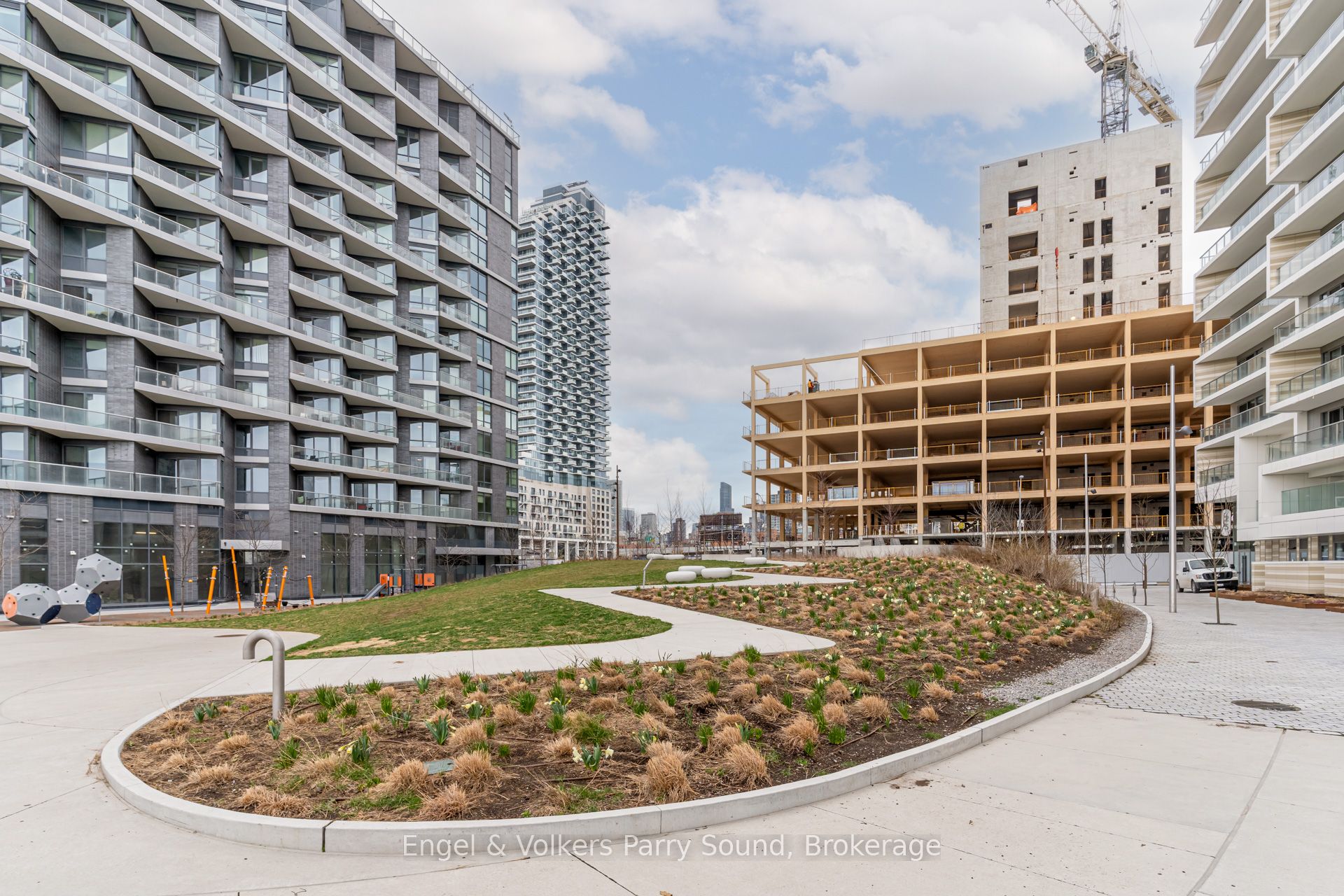 118 Merchants' Wharf N/a 104 Property Photo 40