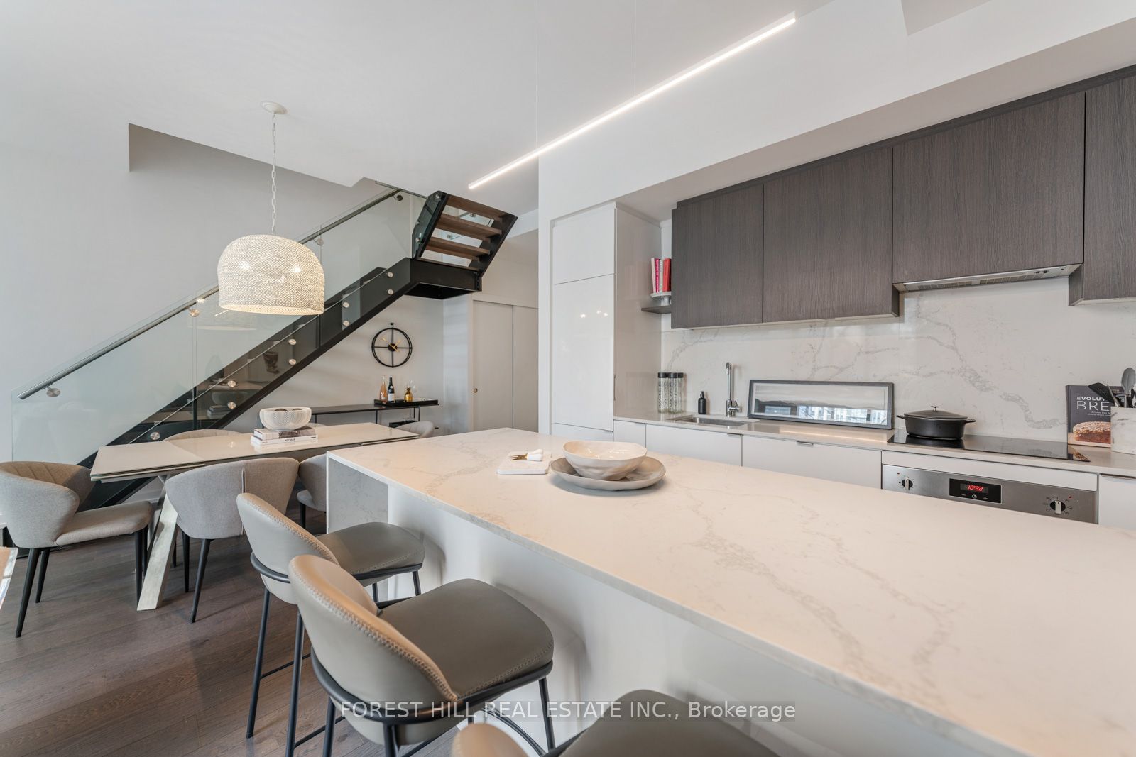 #103 - 161 Roehampton Avenue Property Photo 12