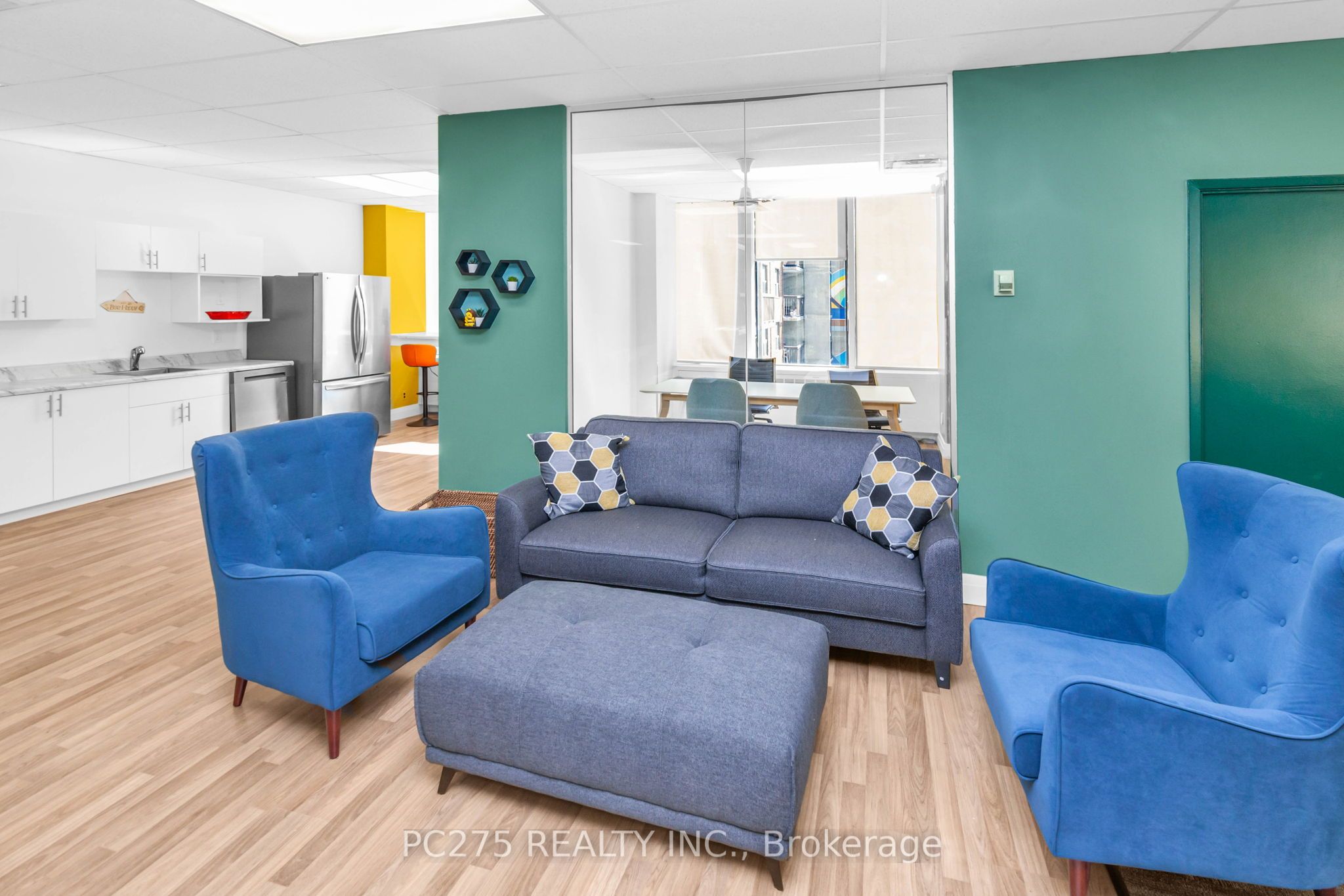 #302 - 120 Eglinton Avenue Property Photo 9