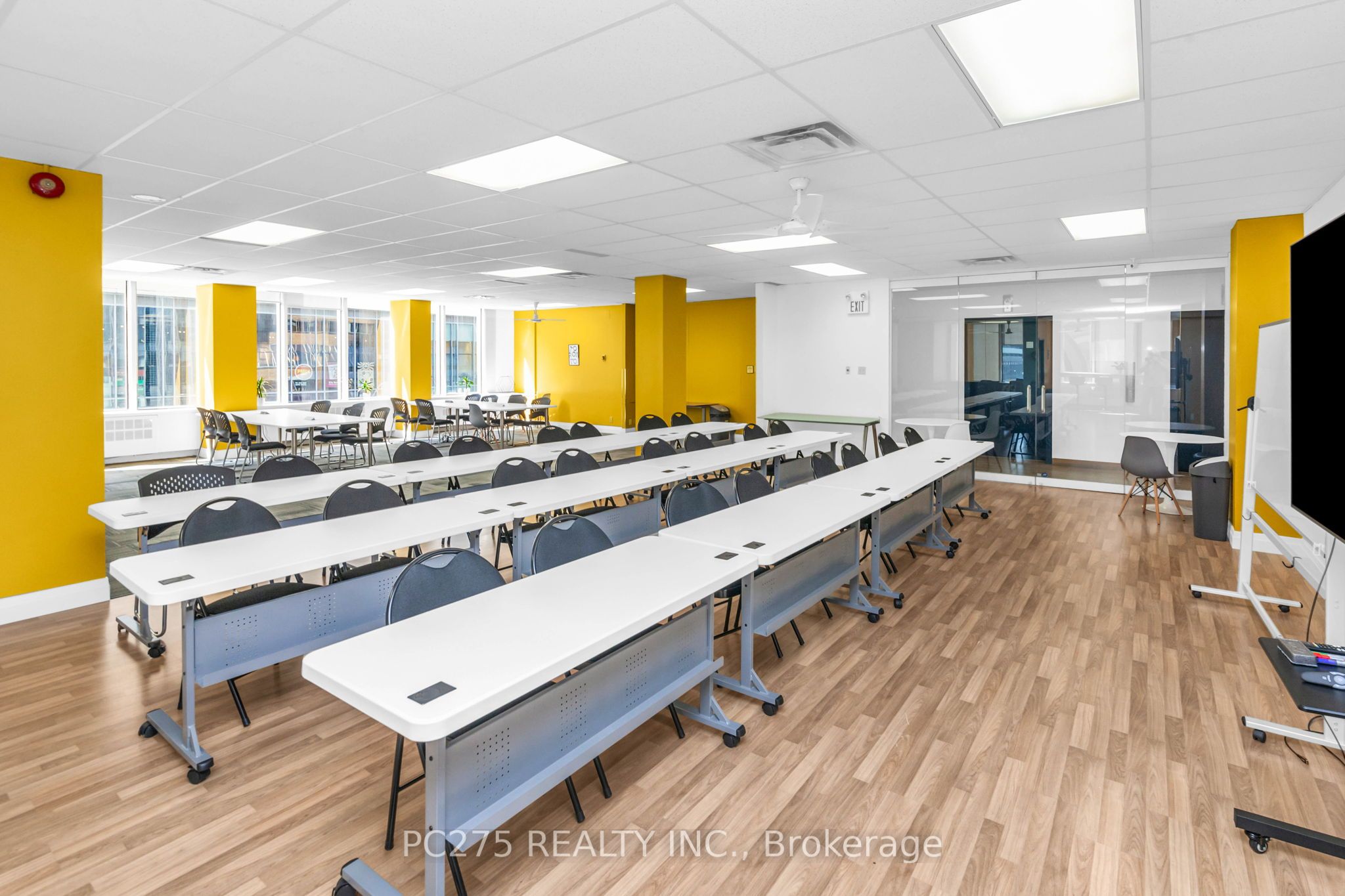 #302 - 120 Eglinton Avenue Property Photo 10