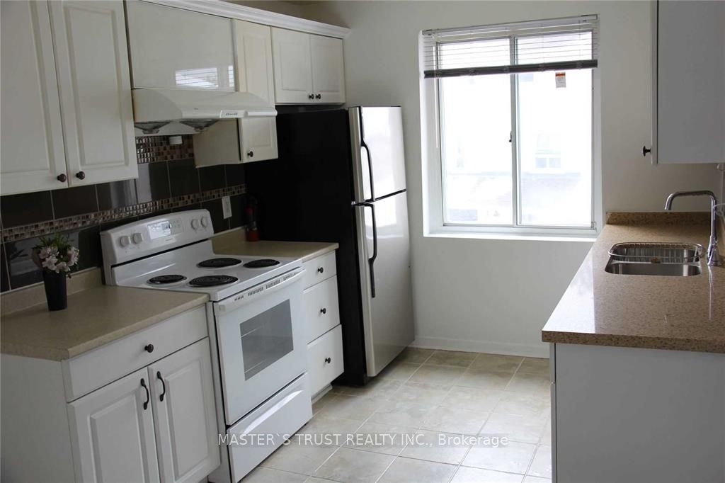 #5 - 93 Rameau Drive Property Photo 5