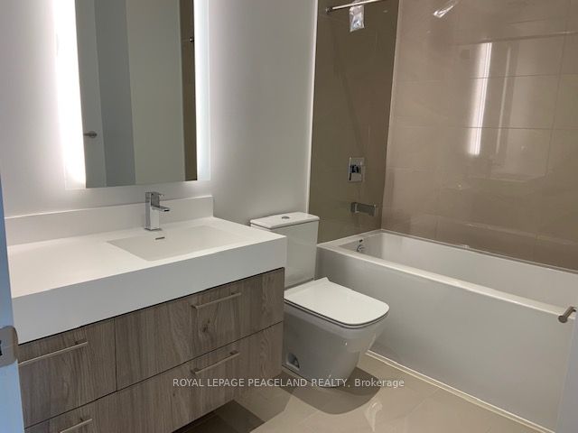 #1110 - 1 Yorkville Avenue Property Photo 5