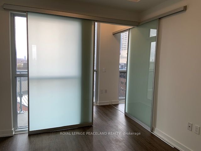 #1110 - 1 Yorkville Avenue Property Photo 8