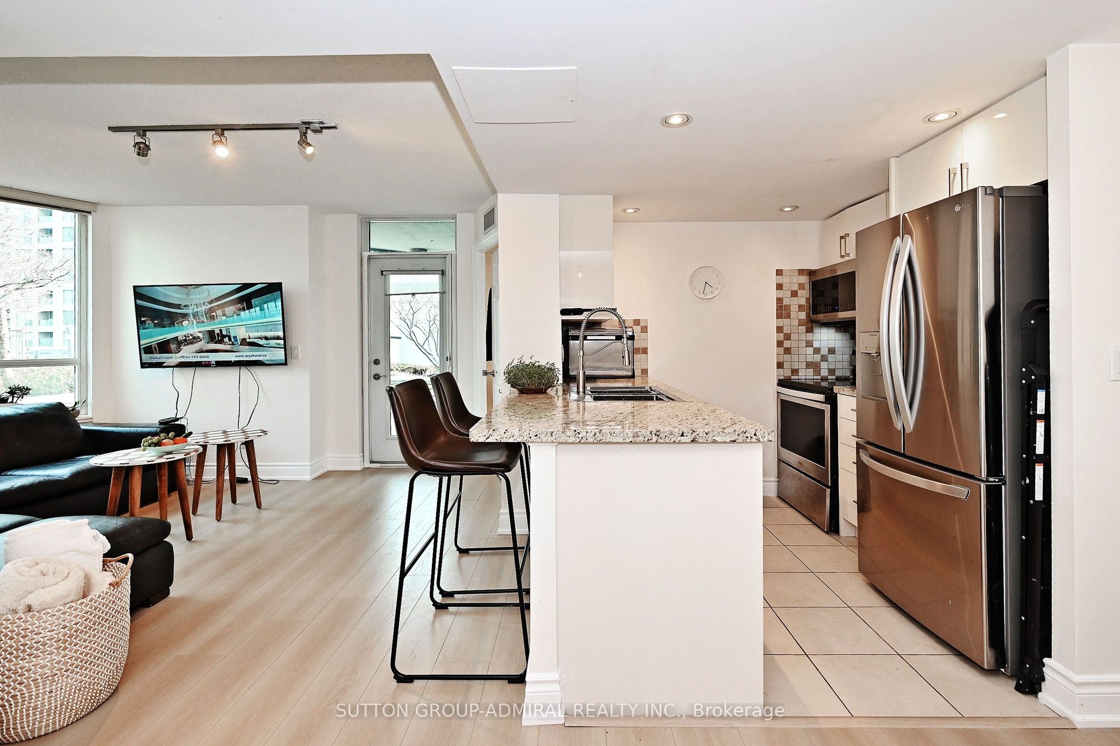 15 Greenview Avenue 305 Property Photo 14