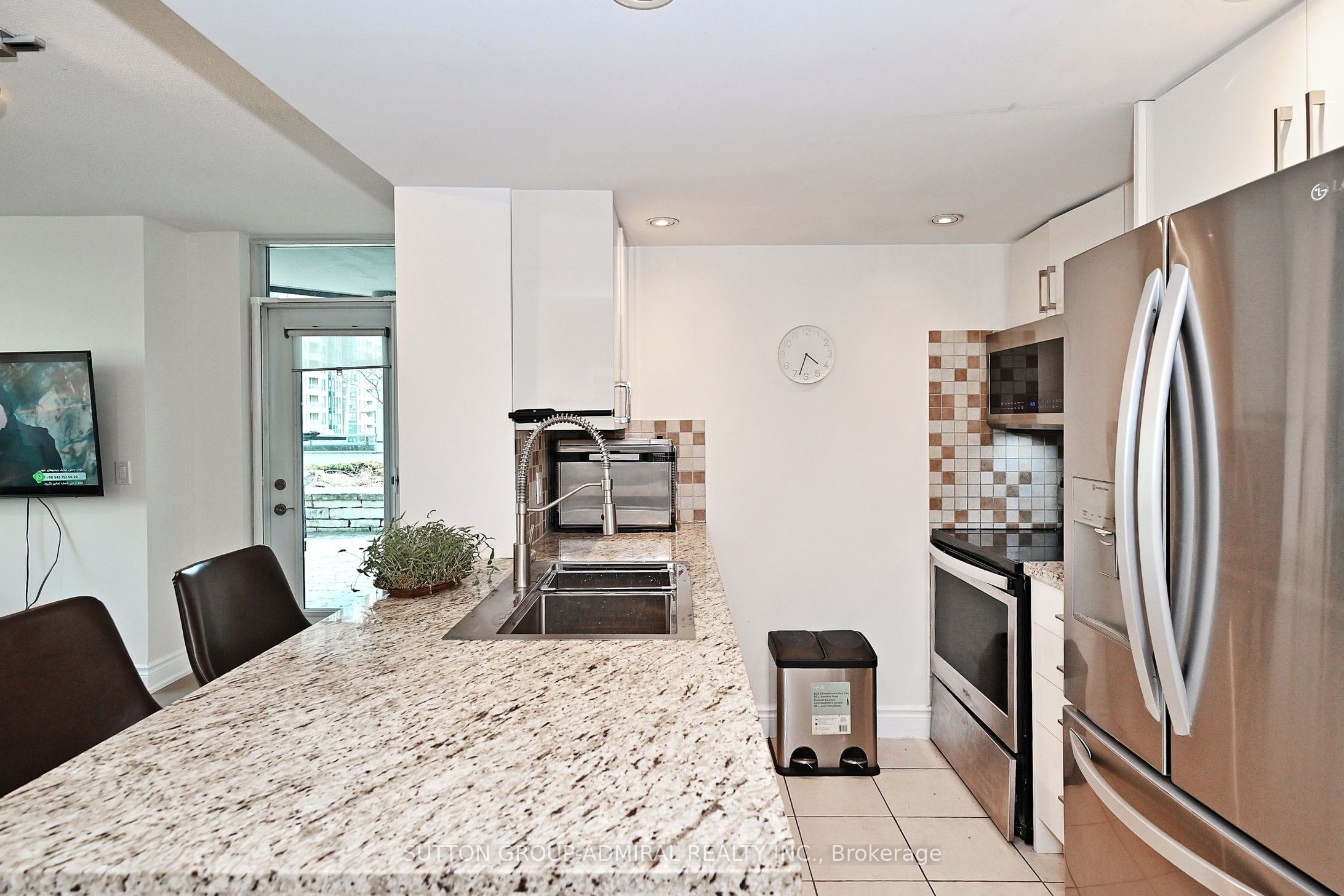 15 Greenview Avenue 305 Property Photo 17