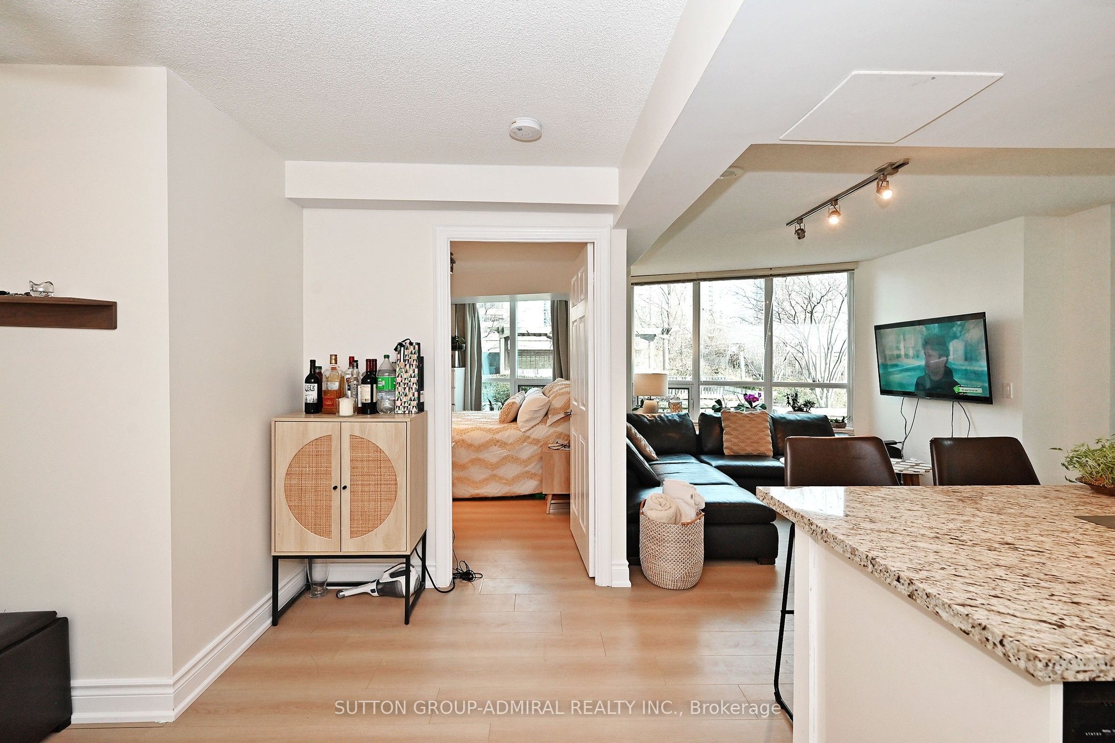 15 Greenview Avenue 305 Property Photo 26