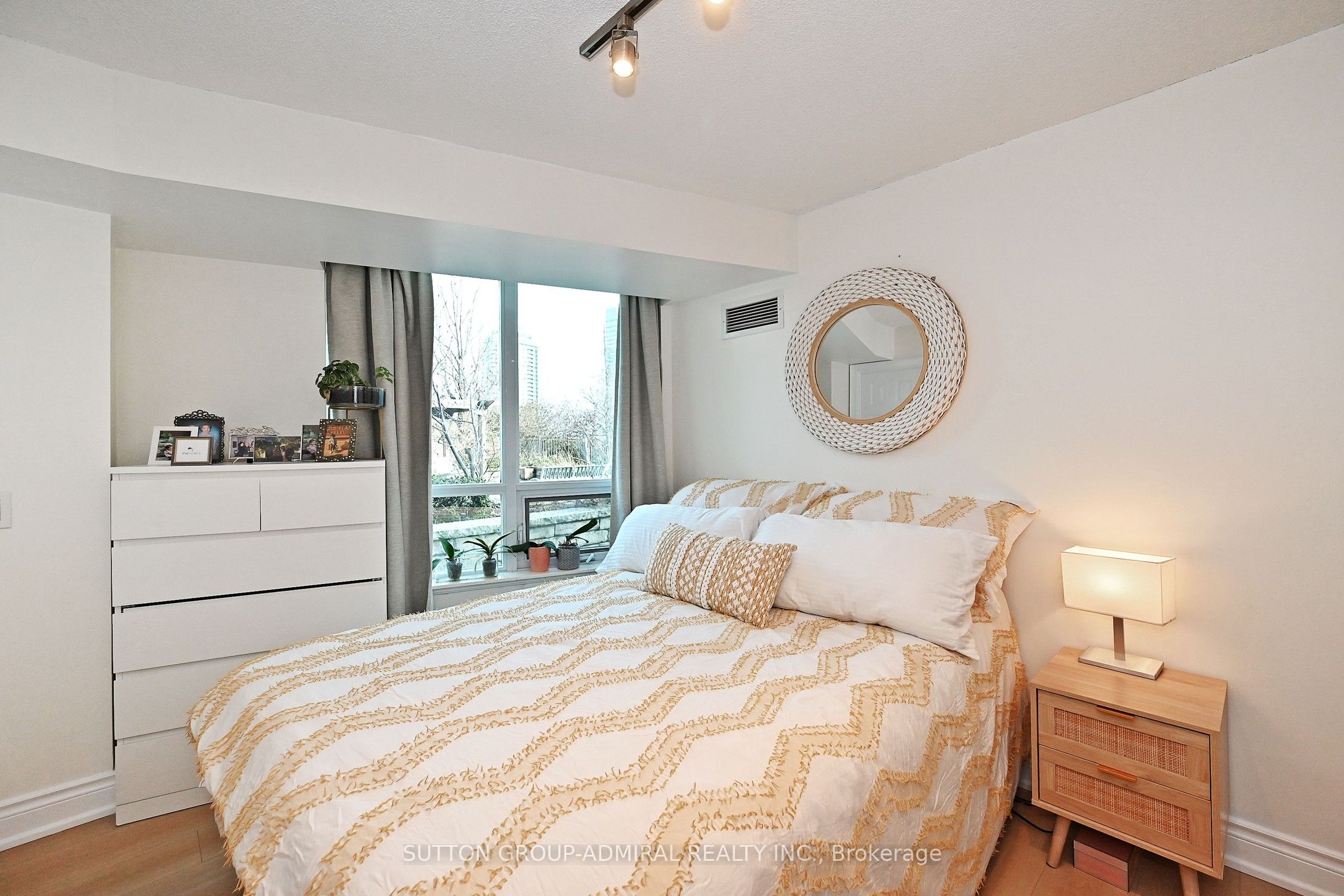 15 Greenview Avenue 305 Property Photo 29