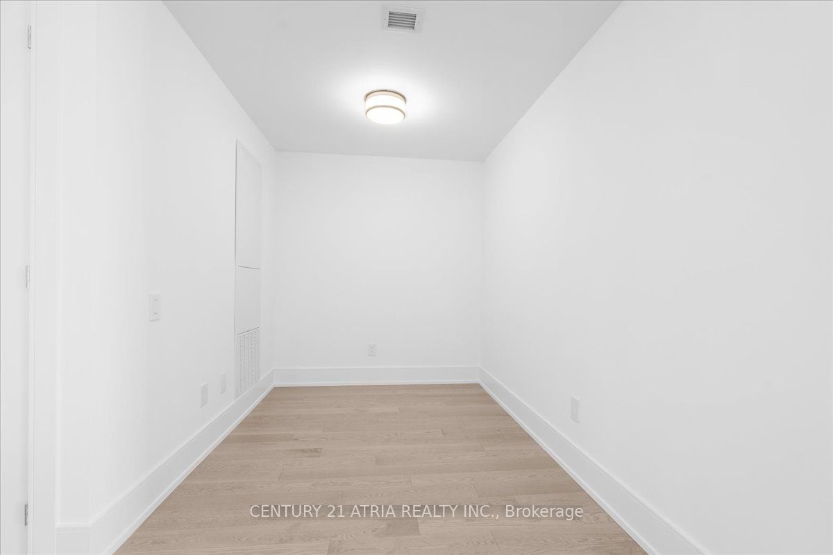 155 Merchants' Wharf N/a 501 Property Photo 11