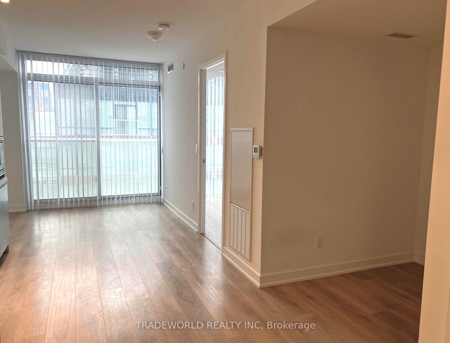 #2403 - 501 Yonge Street Property Photo 2