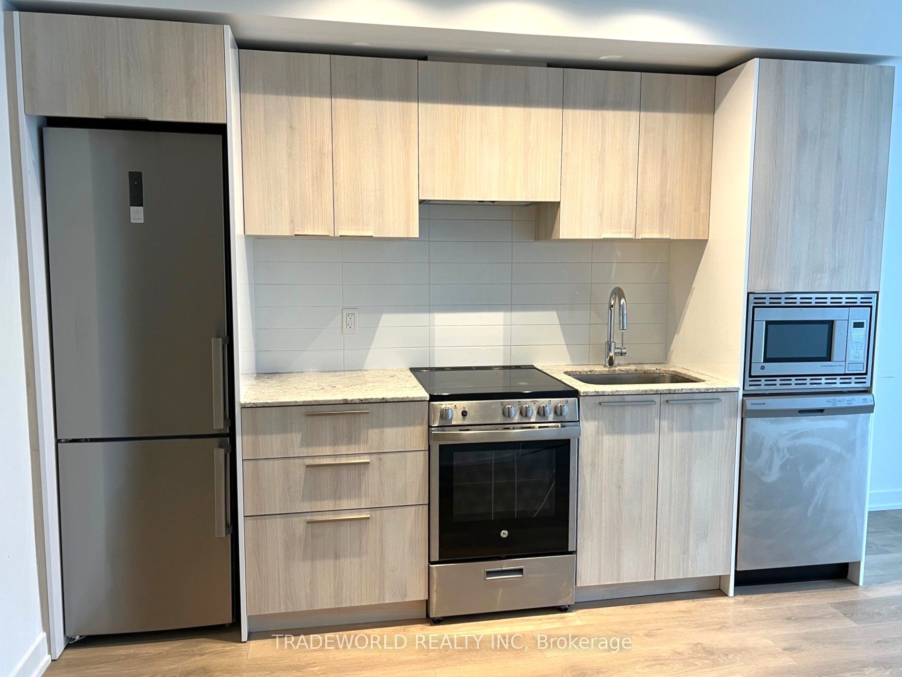 #2403 - 501 Yonge Street Property Photo 6
