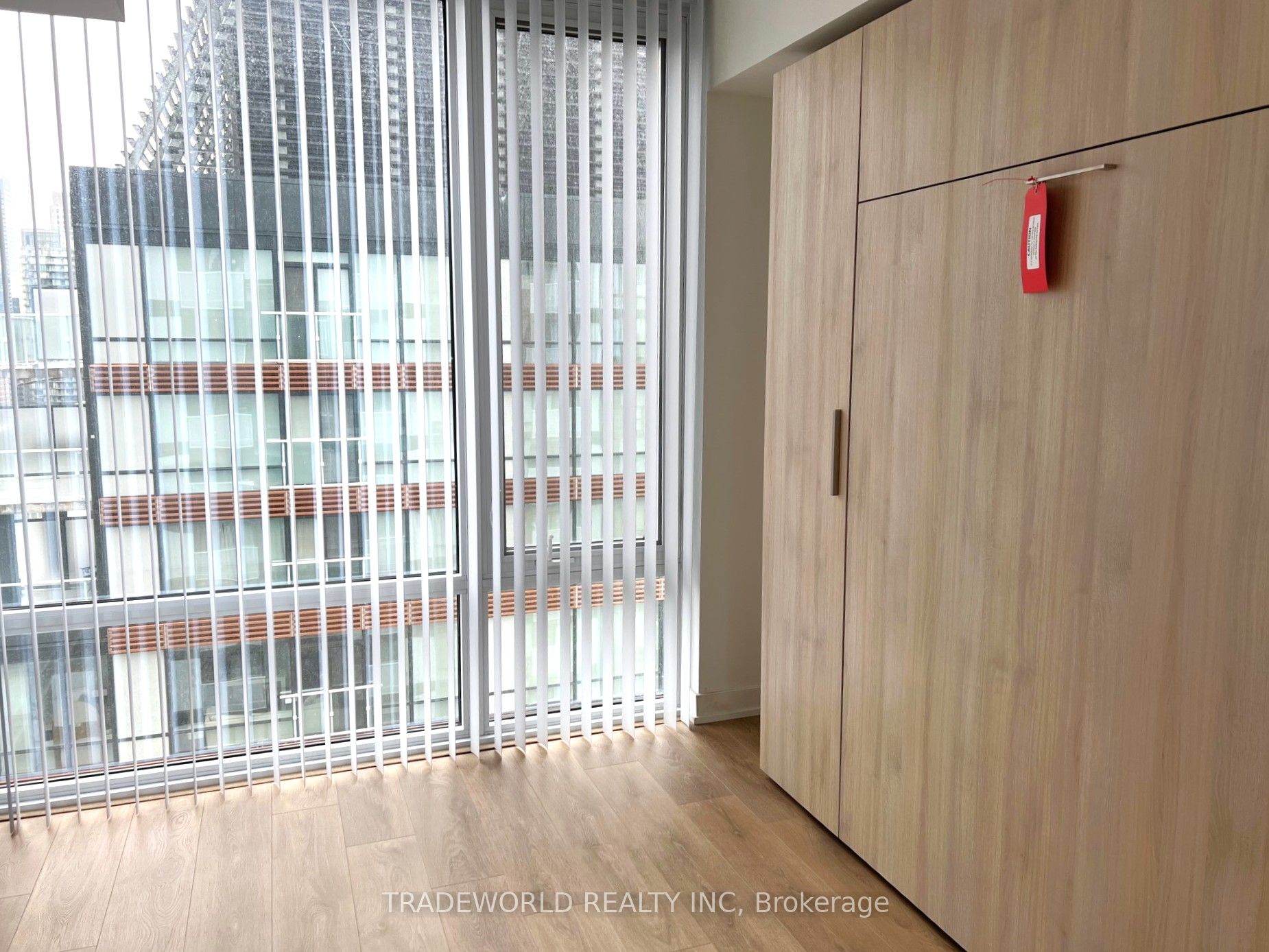 #2403 - 501 Yonge Street Property Photo 9