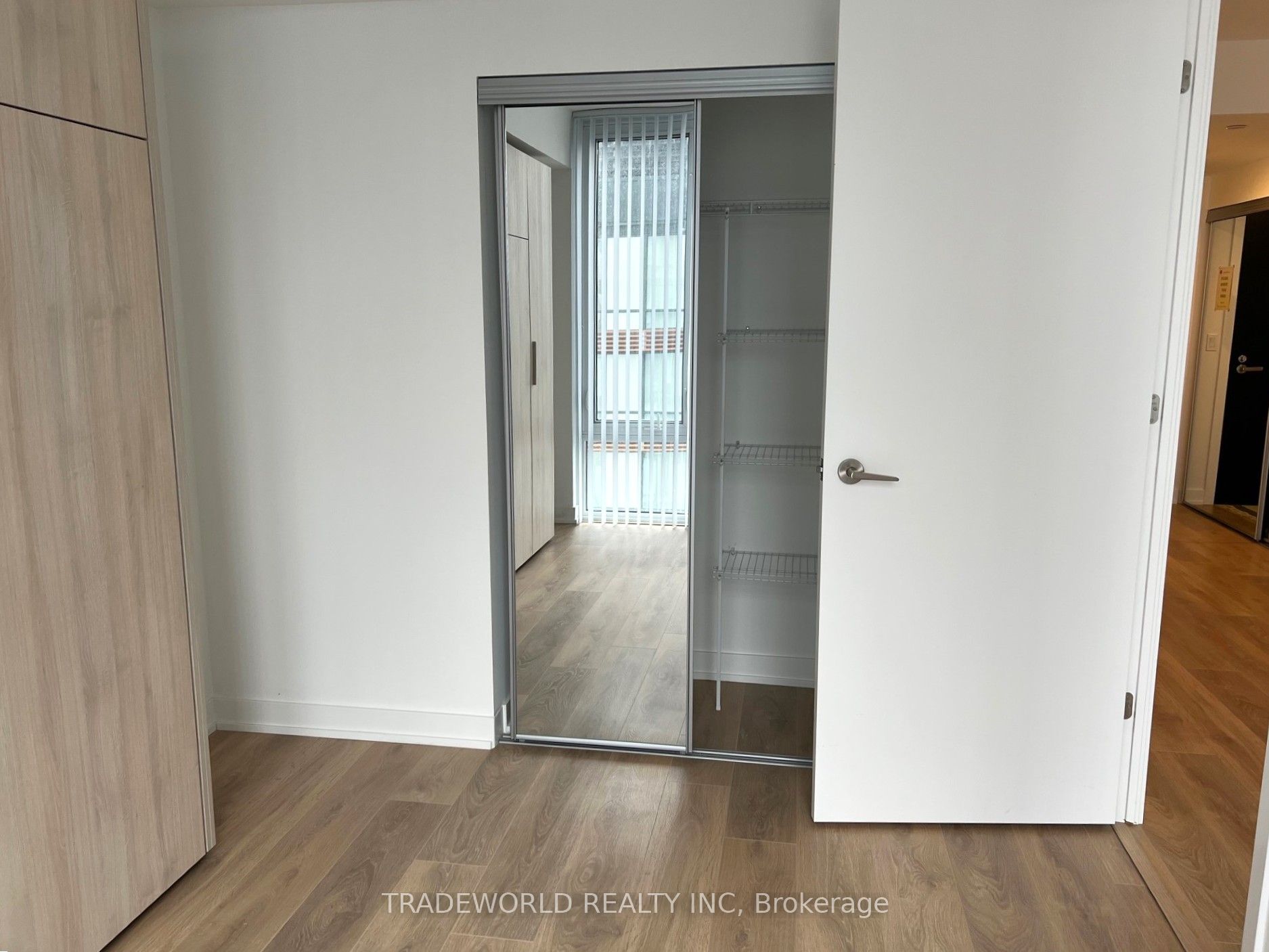 #2403 - 501 Yonge Street Property Photo 10