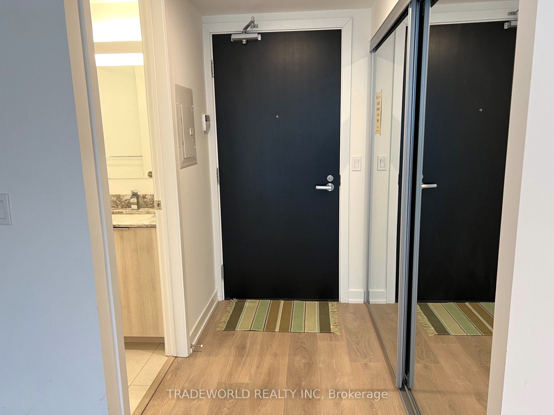#2403 - 501 Yonge Street Property Photo 12
