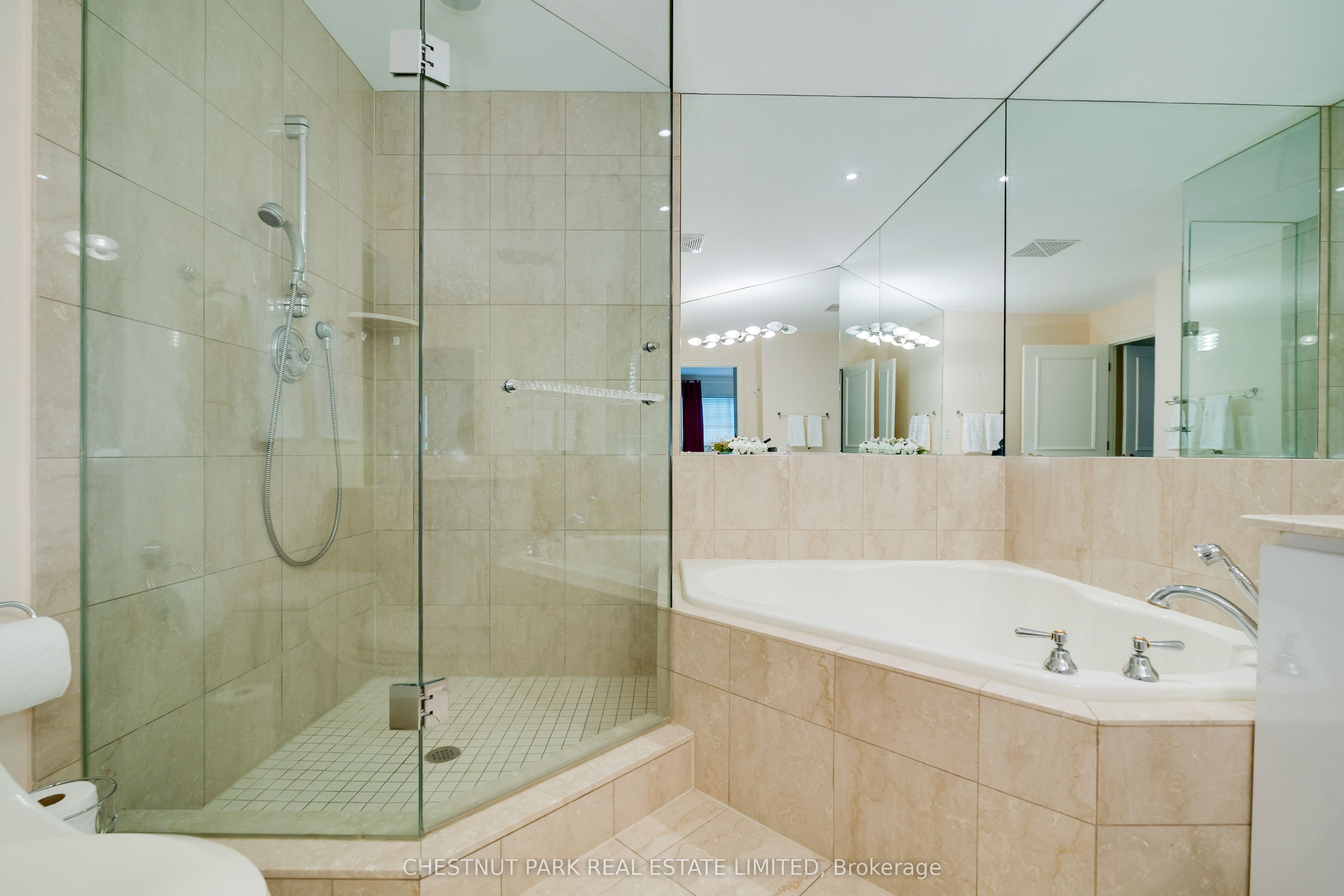 38 Avenue Road 400 Property Photo 15