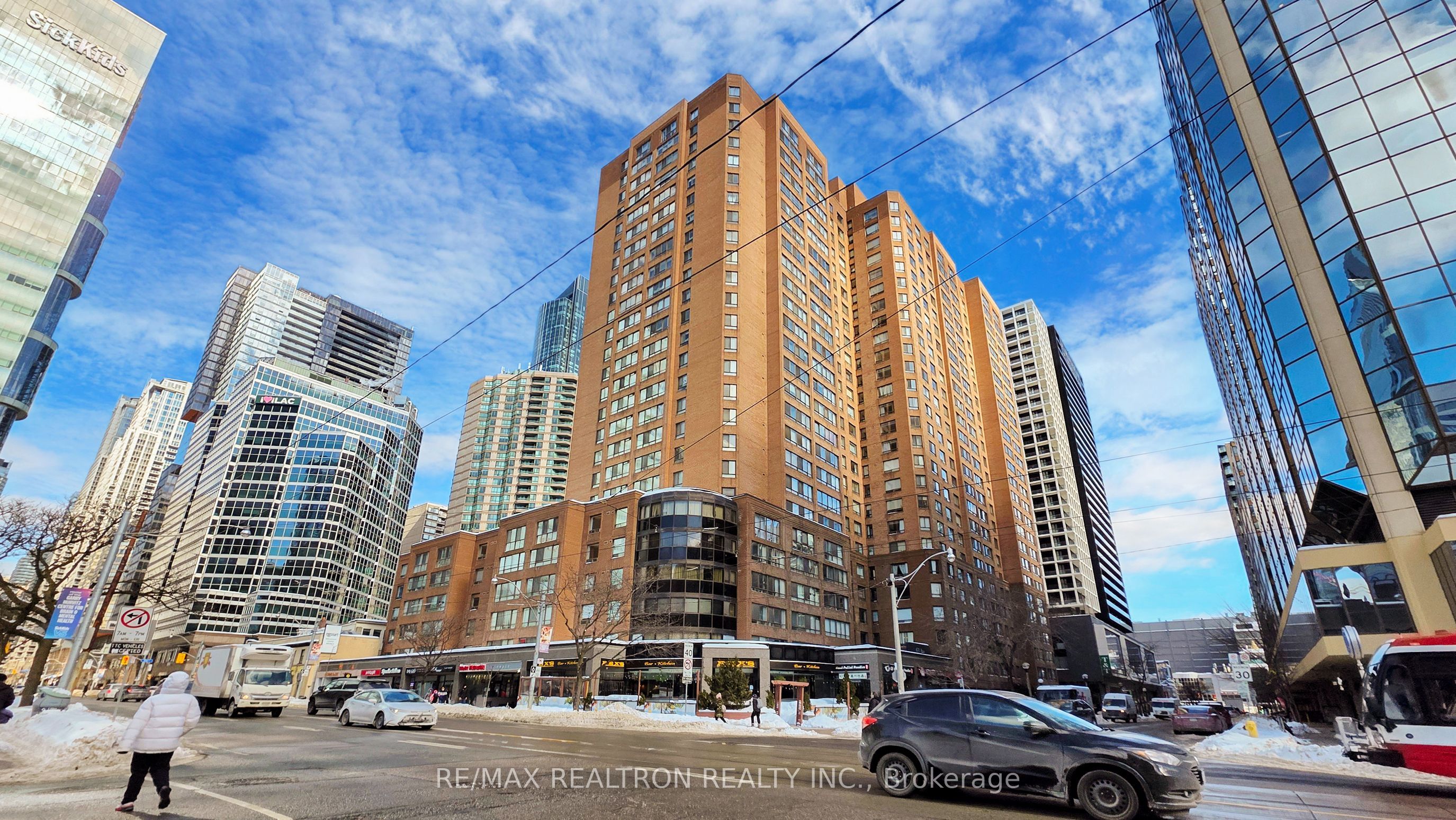 #1008 - 633 Bay Street Property Photo 1