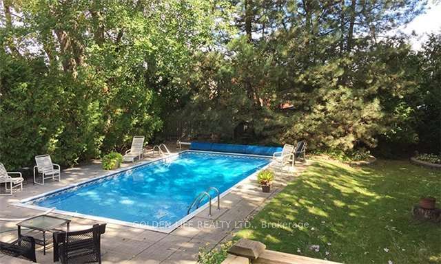 5 Hurlingham Crescent Property Photo 5