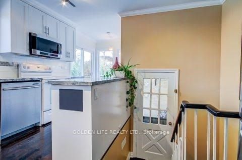 5 Hurlingham Crescent Property Photo 9