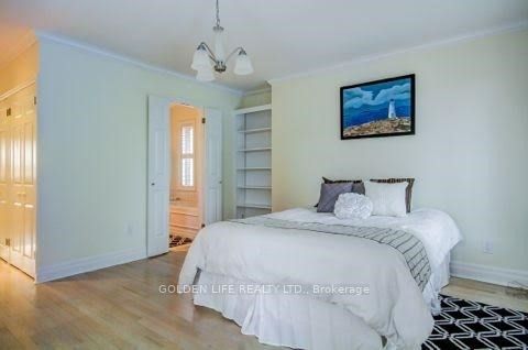 5 Hurlingham Crescent Property Photo 16