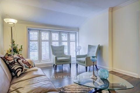 5 Hurlingham Crescent Property Photo 18