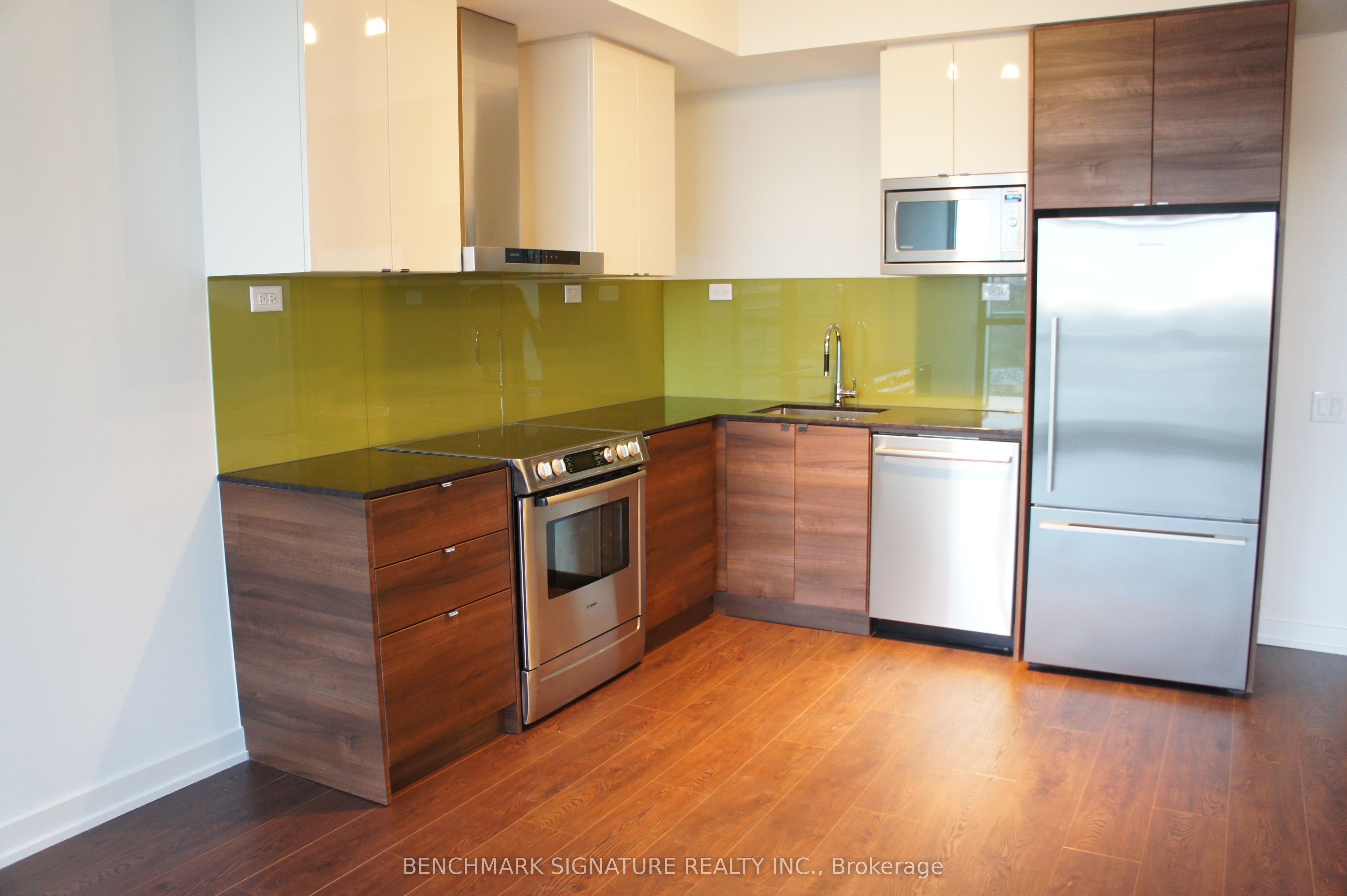 #1603 - 121 Mcmahon Drive Property Photo