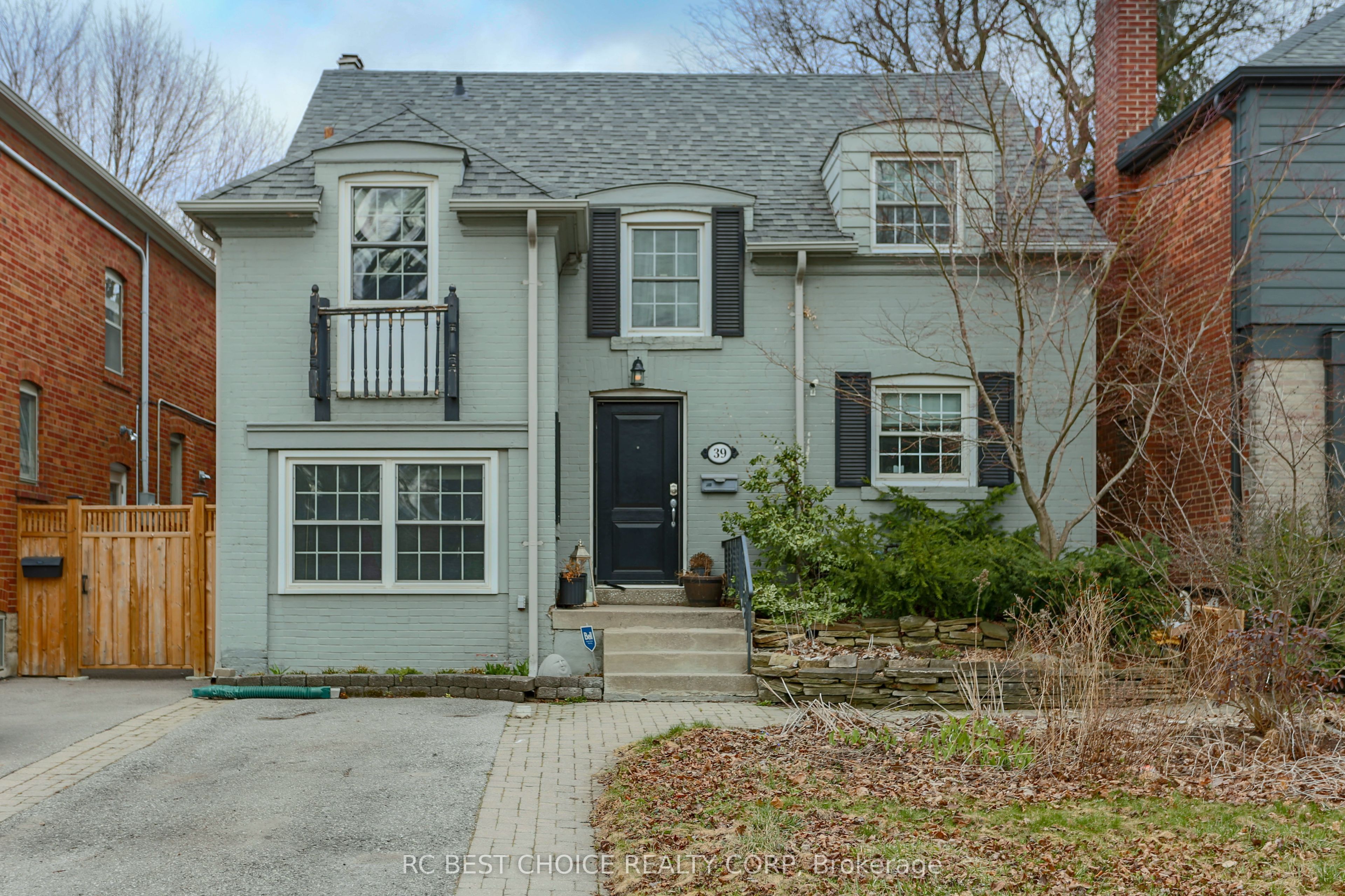 #main - 39 Bessborough Drive Property Photo