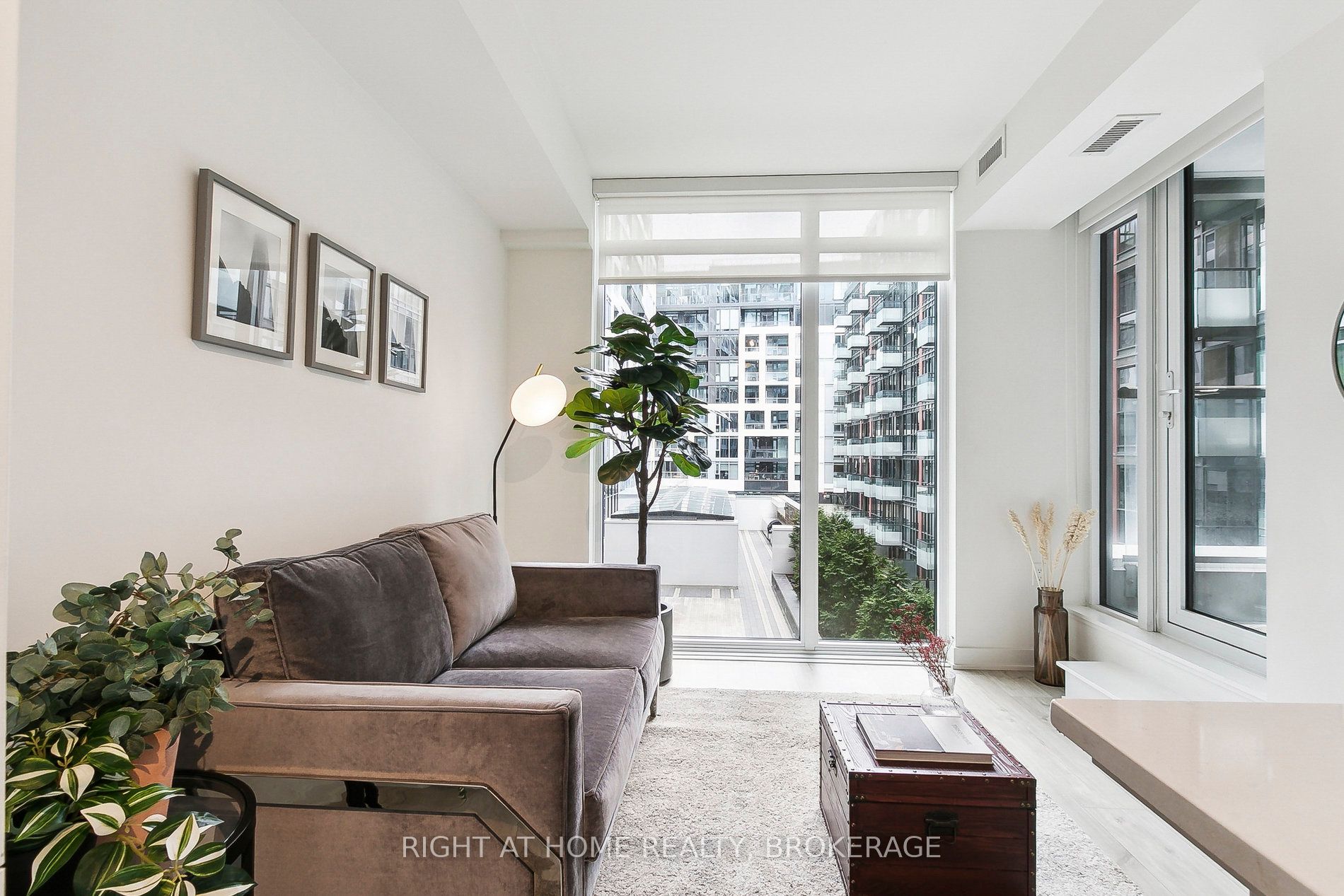 #302E - 576 Front Street Property Photo 1