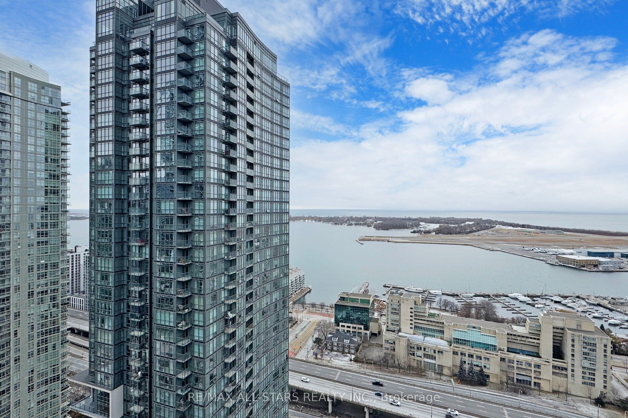 #4211 - 15 Fort York Boulevard Property Photo 1