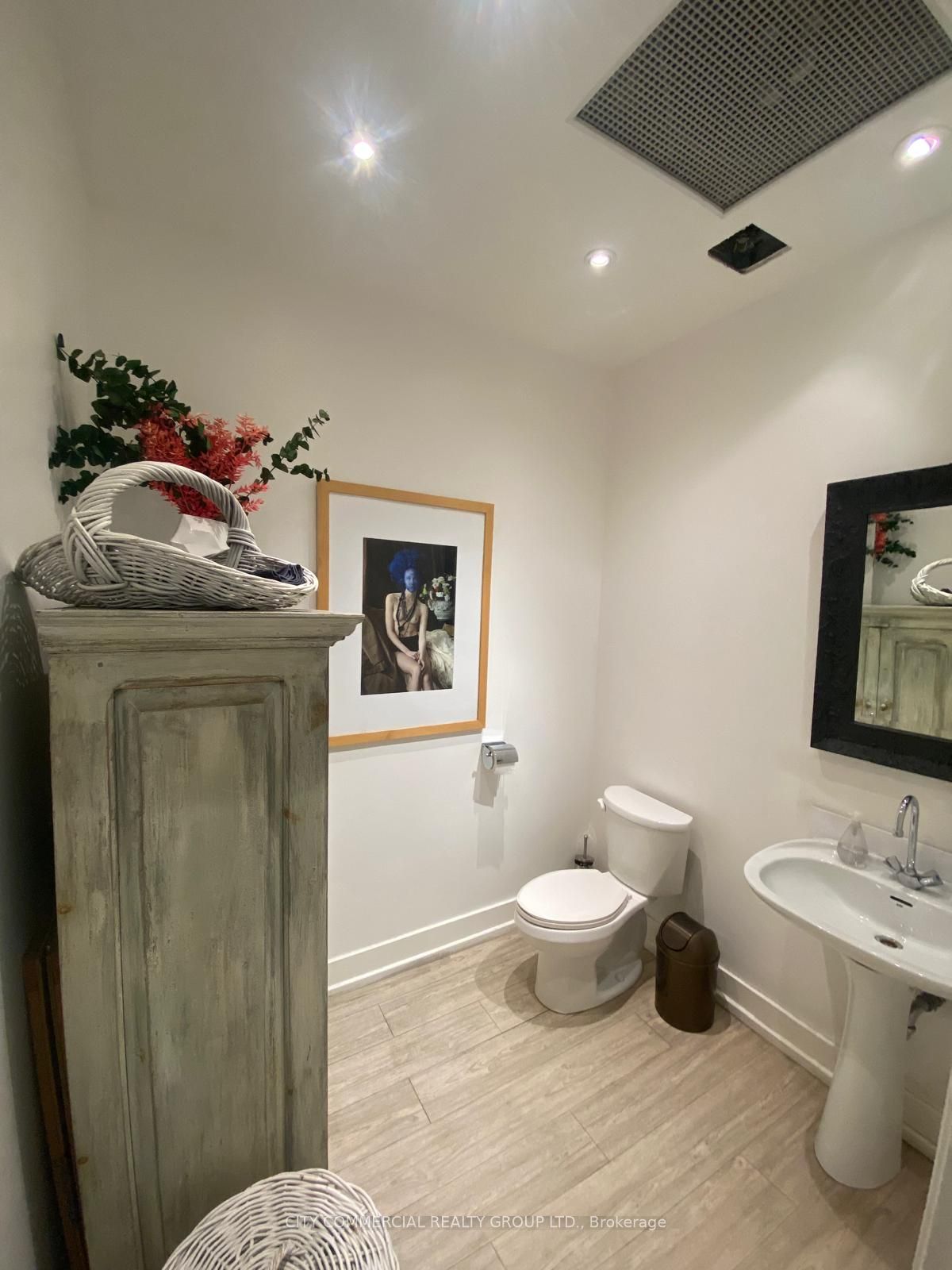 #12 - 1177 Yonge Street Property Photo 6
